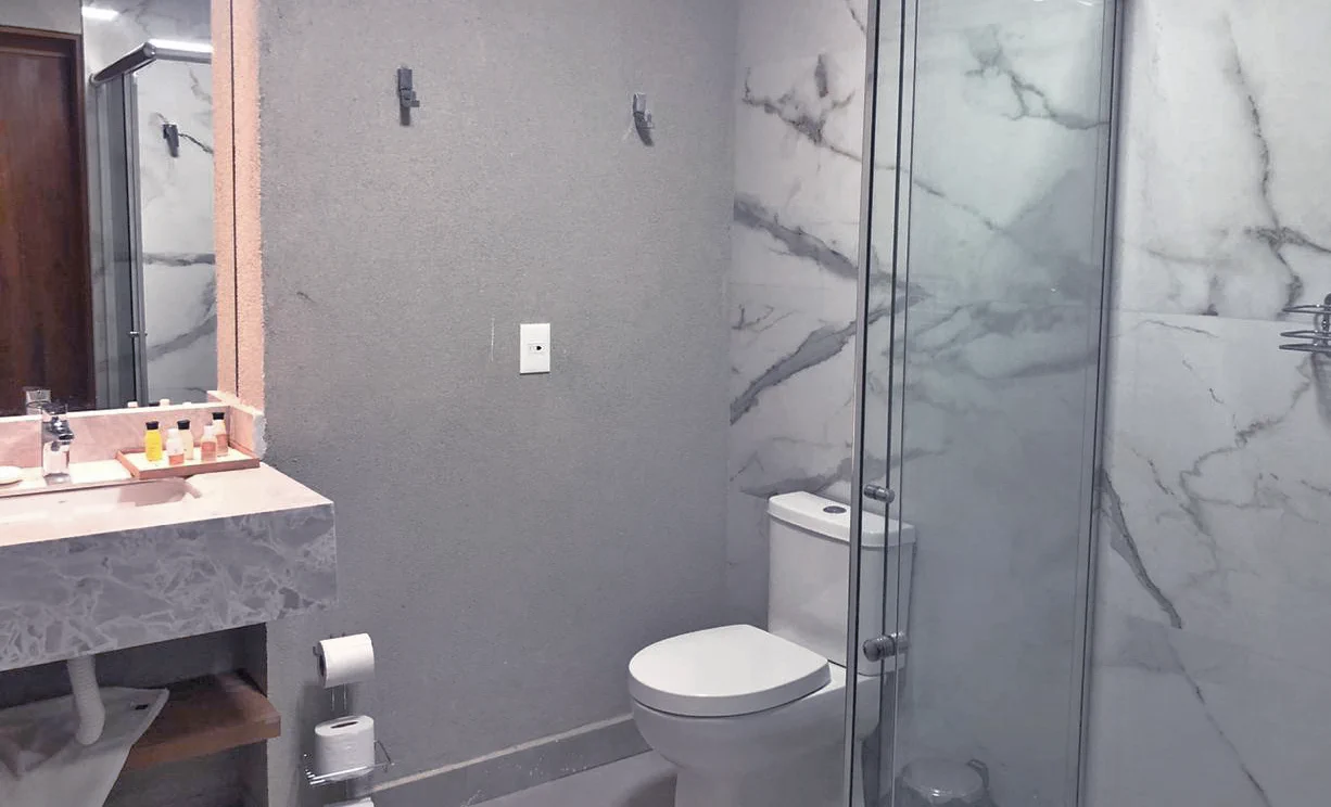 Toilet — Flat Ile de Pipa Deck Molhado Maldivas by Qavi