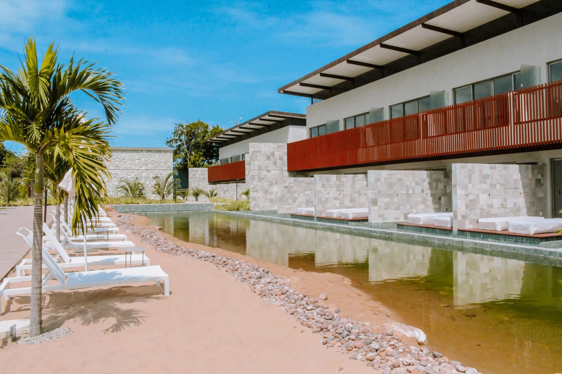 Swimming pool — Flat Ile de Pipa Deck Molhado Maldivas by Qavi