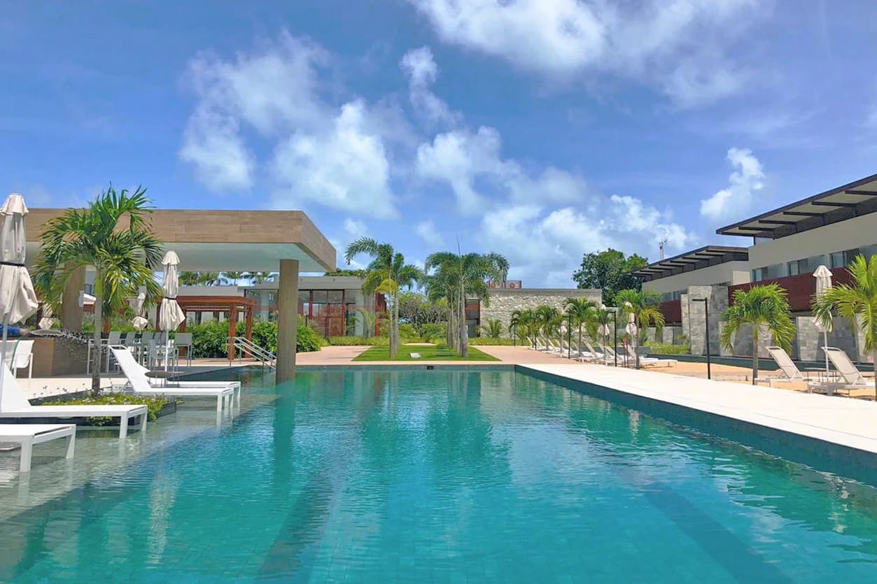Swimming pool — Flat Ile de Pipa Premium Maui by Qavi