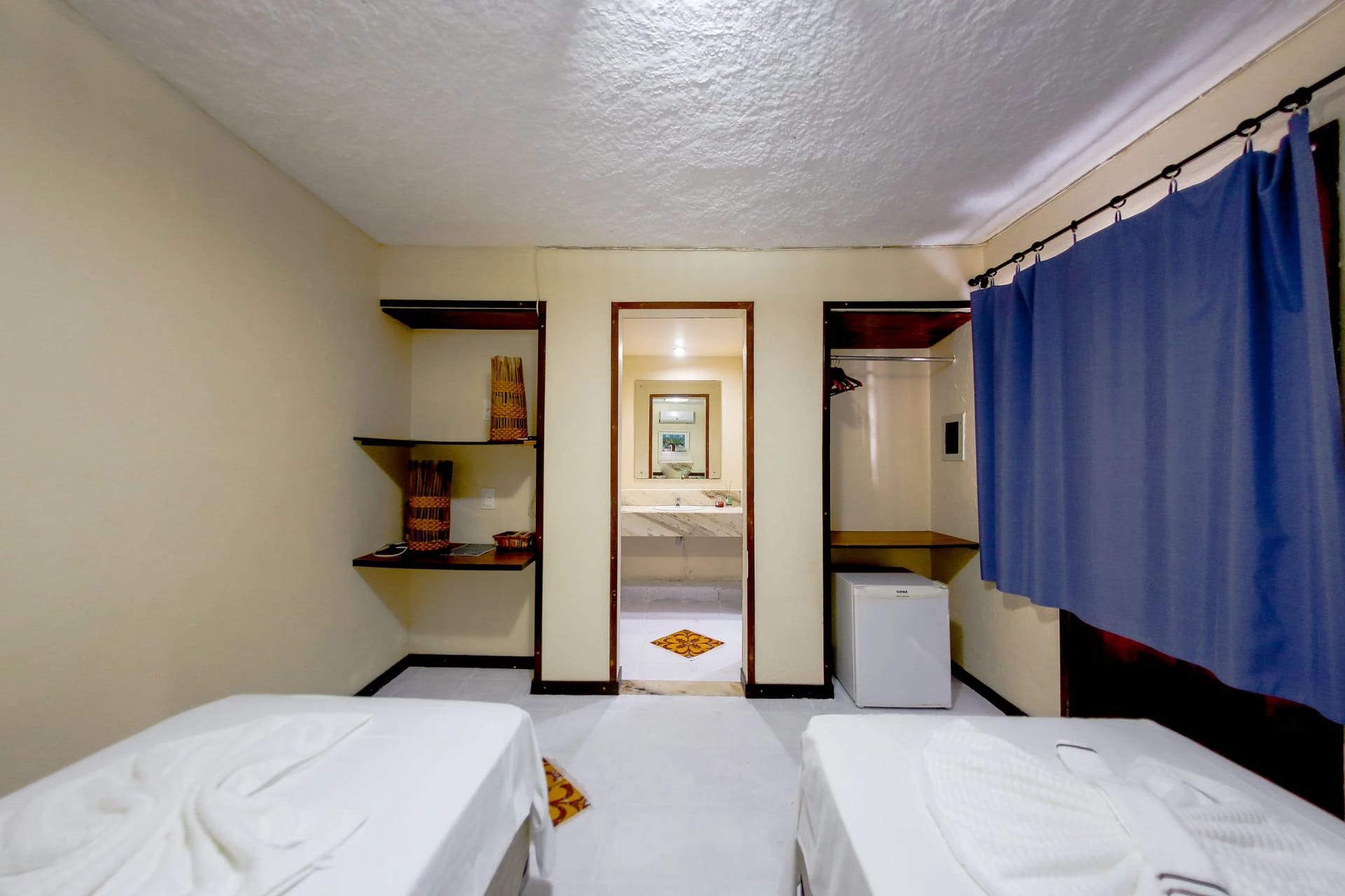 Quarto — Qavi - Villa di Milos Suíte Frente Piscina #Pipa