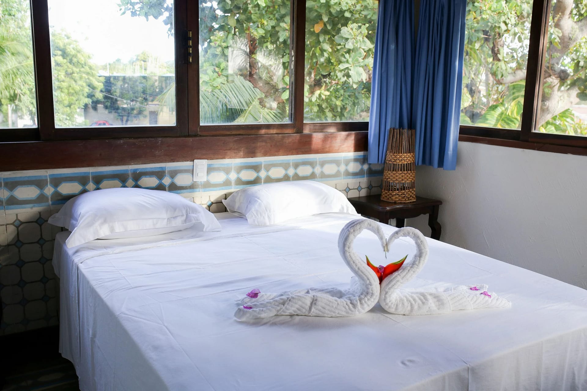 Dormitorio — Qavi - Villa di Milos Suíte Frente Piscina #Pipa