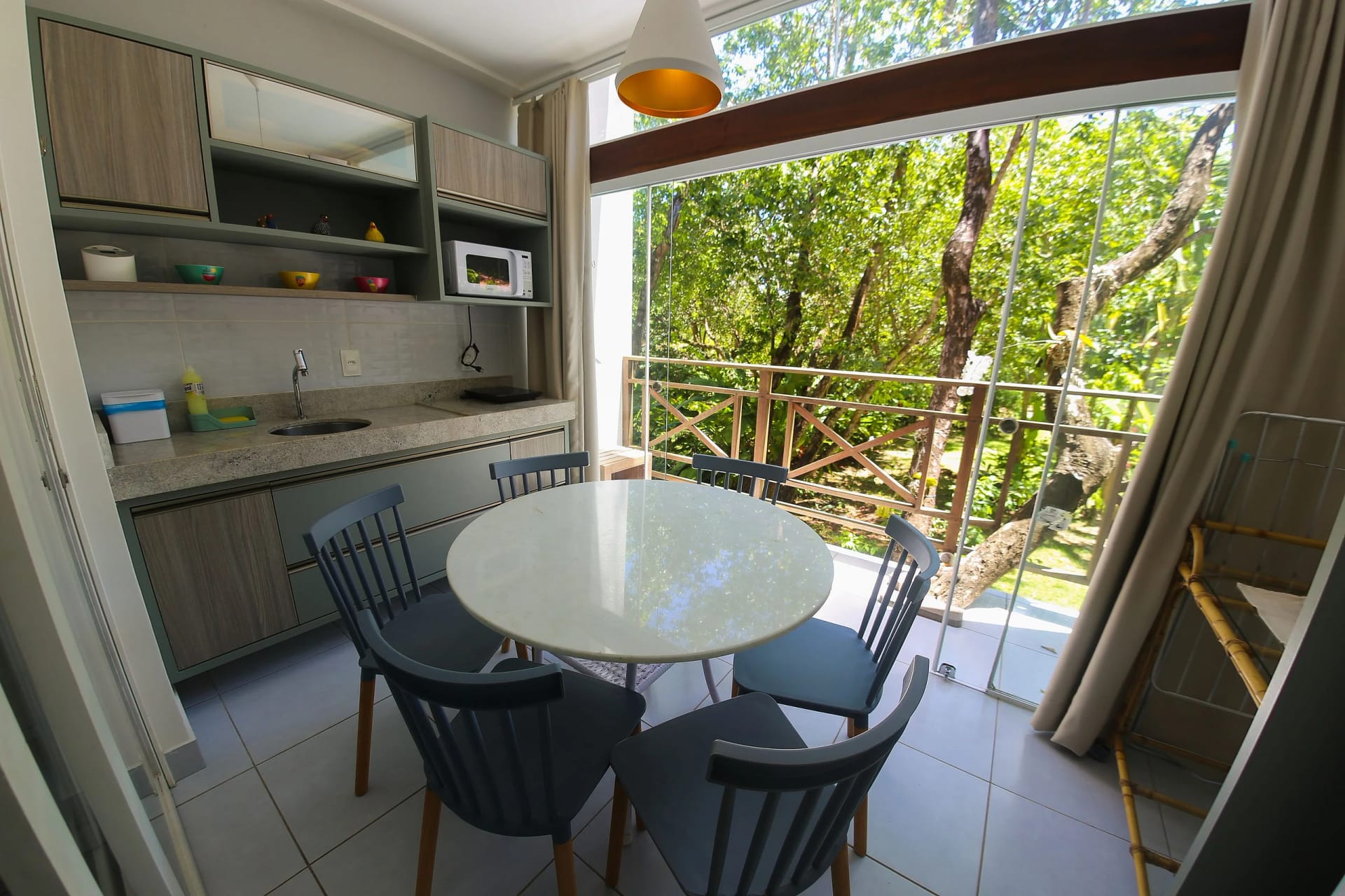 Cozinha ou kitnet — Qavi - Apartamento no Centro de Pipa #Ubaia101