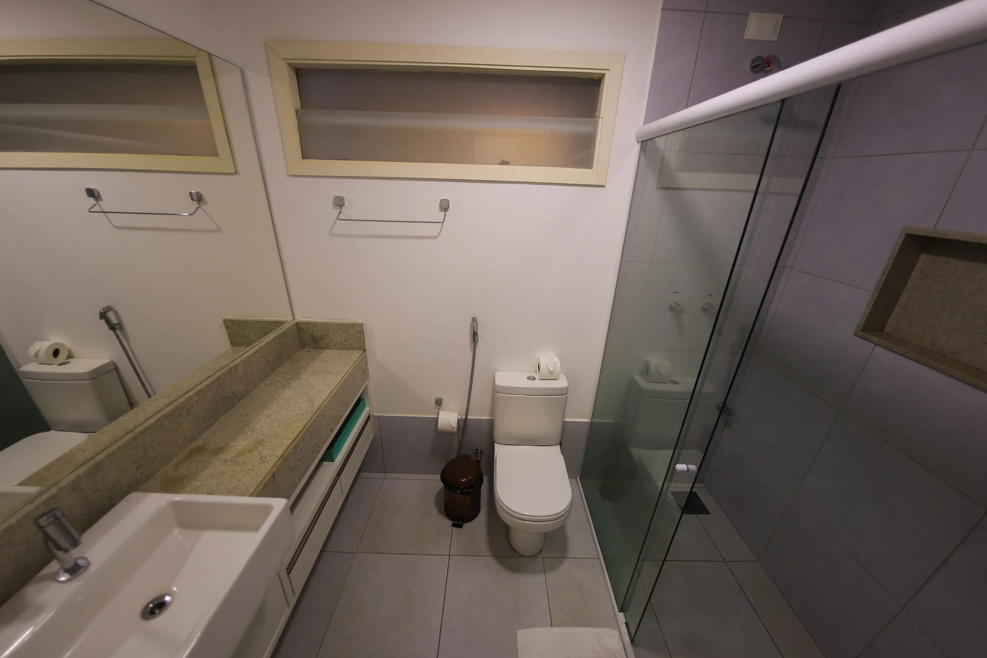 Banheiro — Qavi - Apartamento no Centro de Pipa #Ubaia101