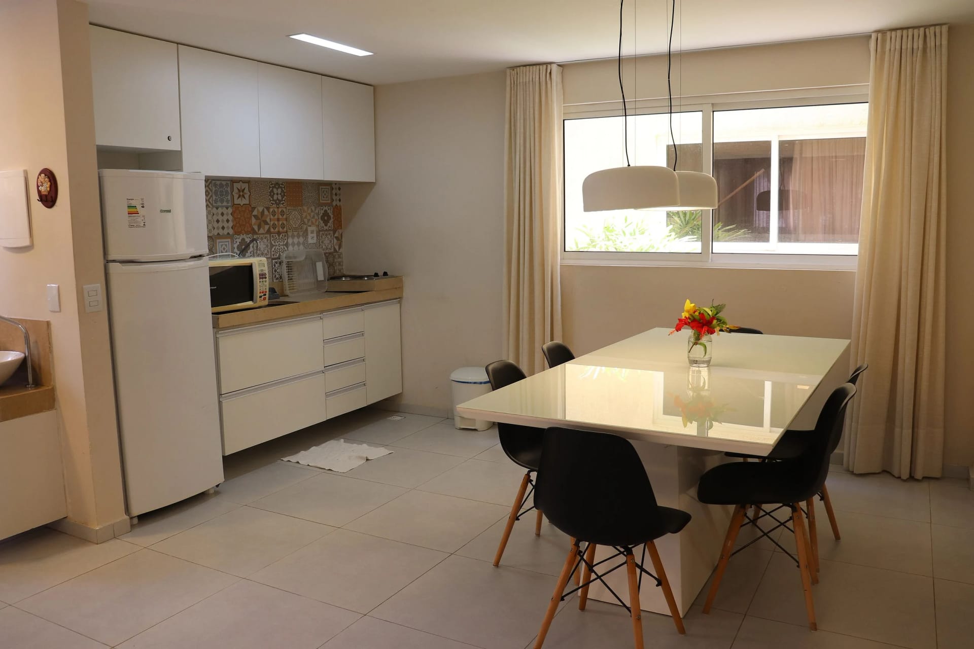 Living Room — Flat Solar Água Duplex Aruba by QAVI