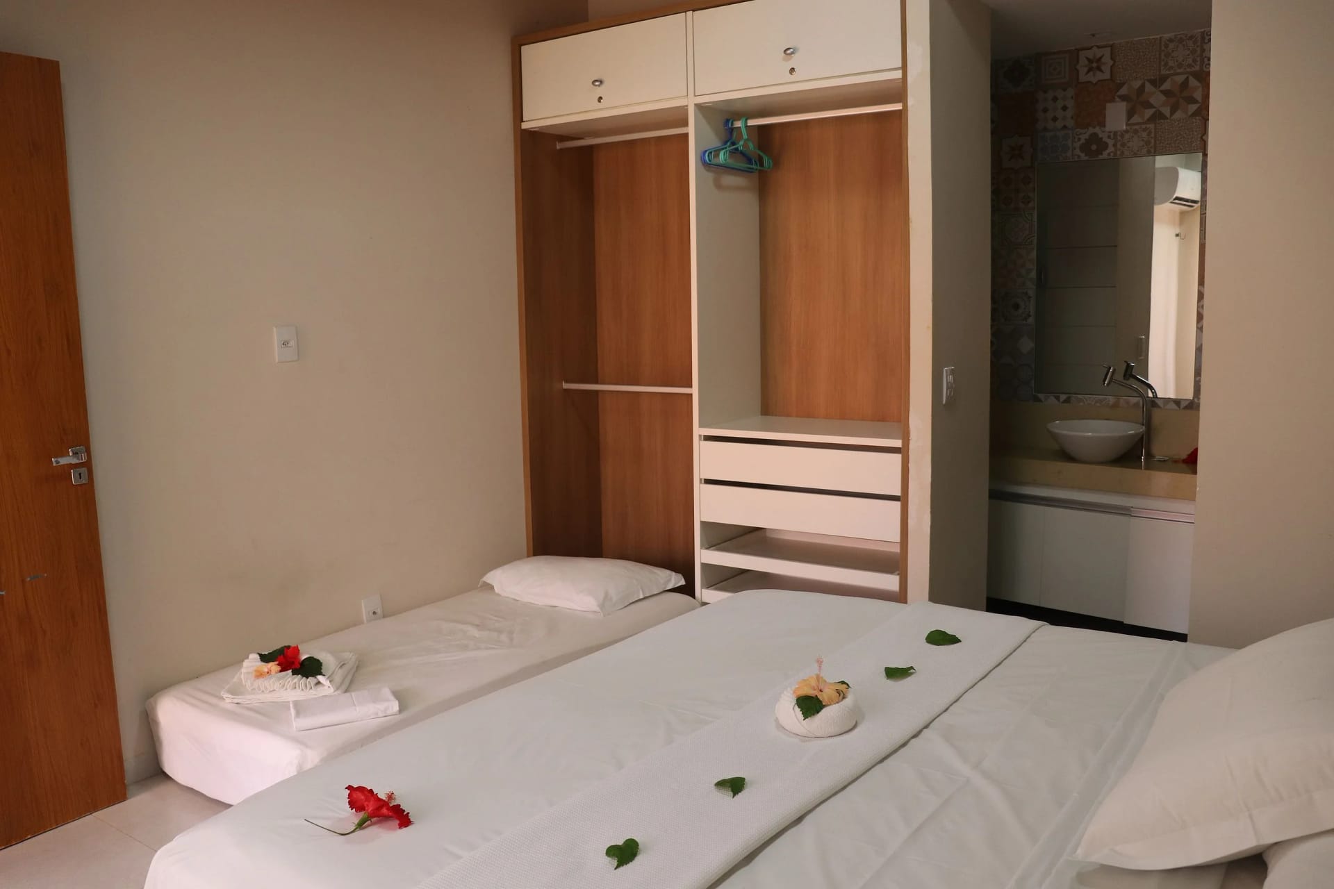 Bedroom — Flat Solar Água Duplex Aruba by QAVI
