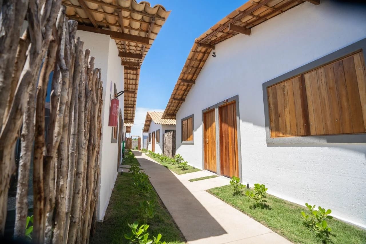 Facade / entrance — Chalé Sossego Villa Nahum Milagres by Qavi
