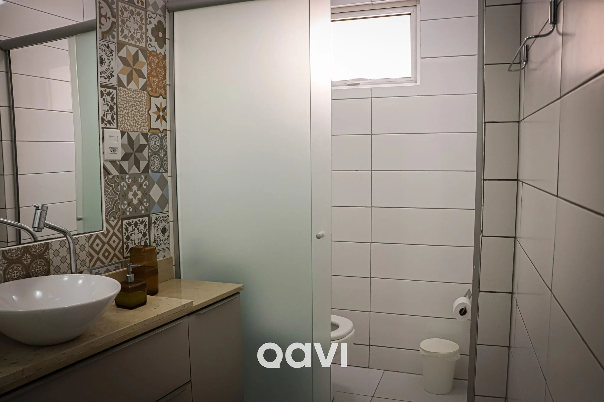 Baño — Flat Solar Água Capri by QAVI