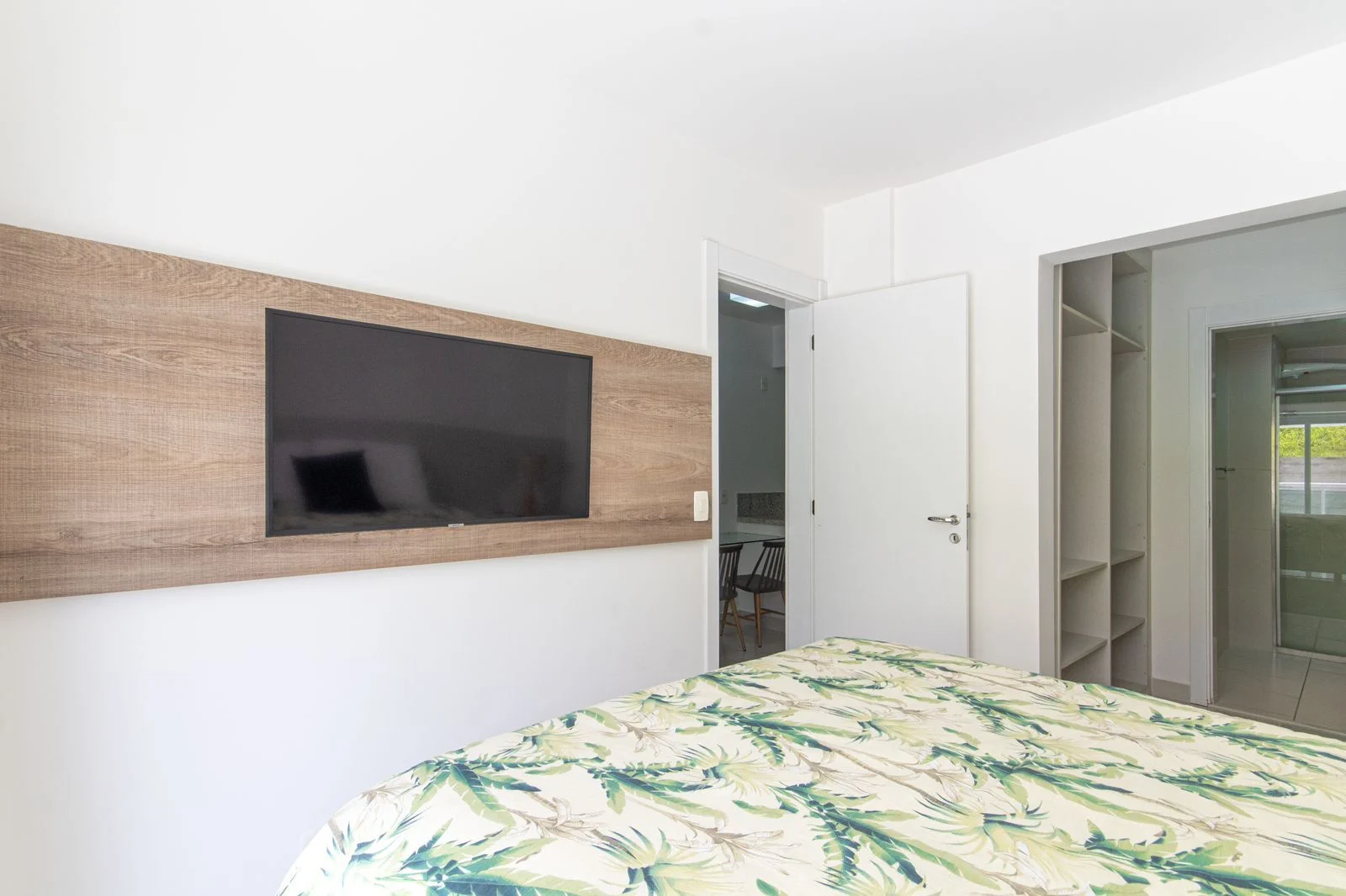 Dormitorio — In Mare Bali Flat Fiji by Qavi