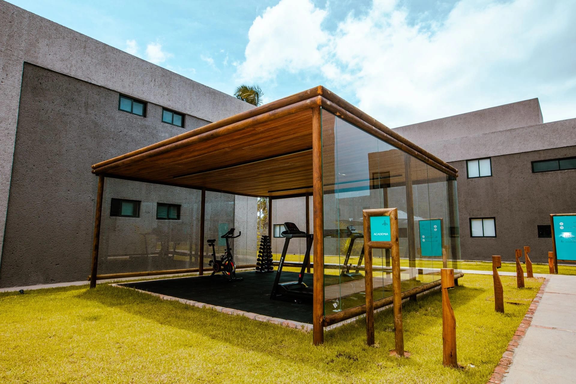 Gimnasio / Espacio Fitness — Villas Manatee Milagres Studio A 003 by QAVI