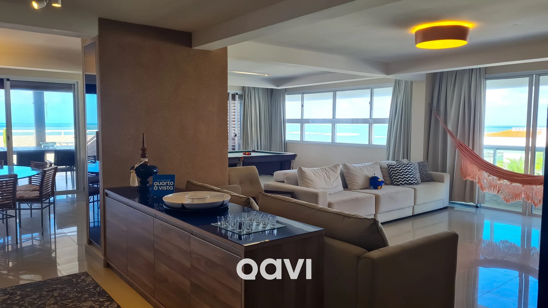Sala de Estar — Cobertura Beira-Mar com Vista em Búzios by Qavi