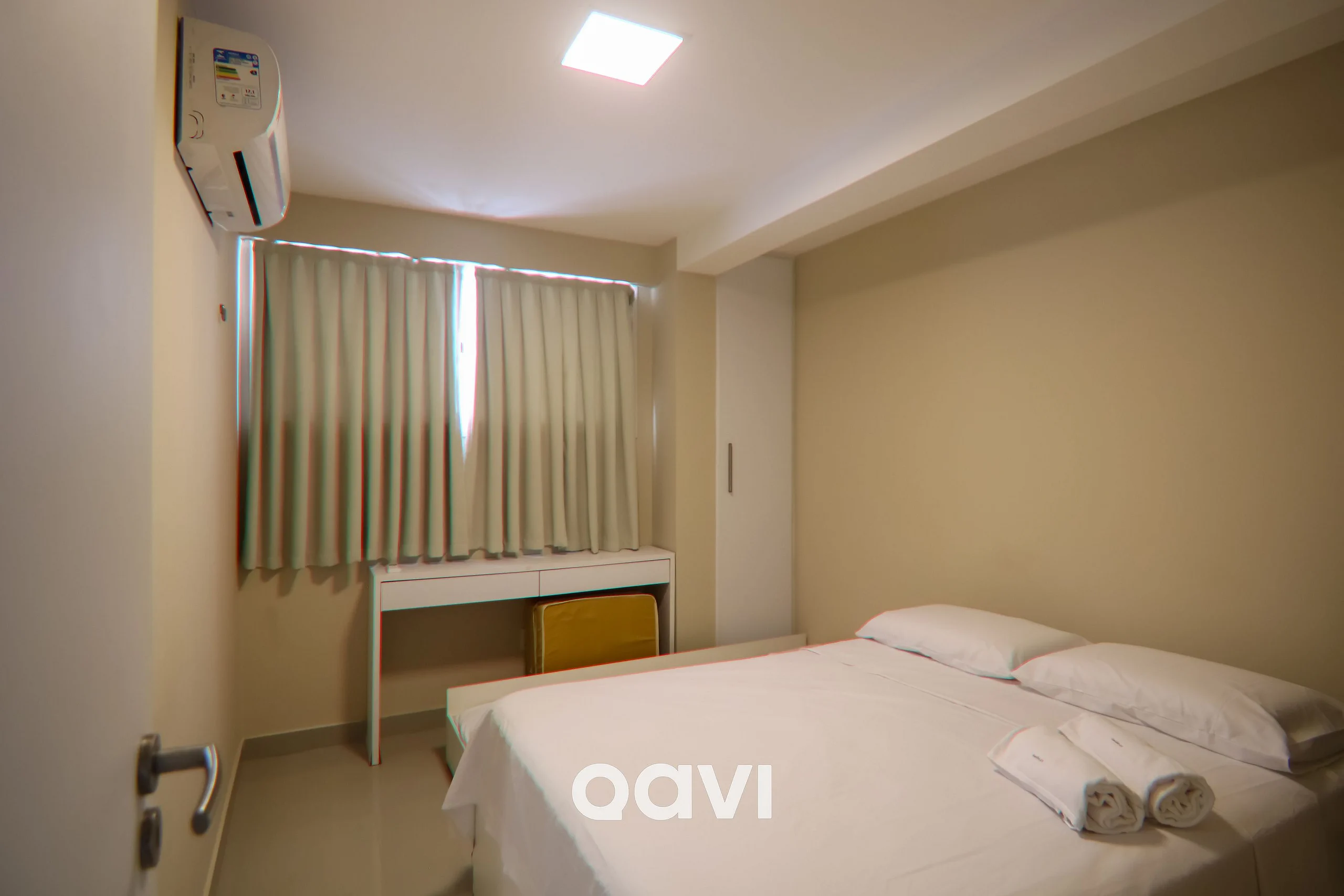 Foto de todo o quarto — Cobertura Beira-Mar com Vista em Búzios by Qavi