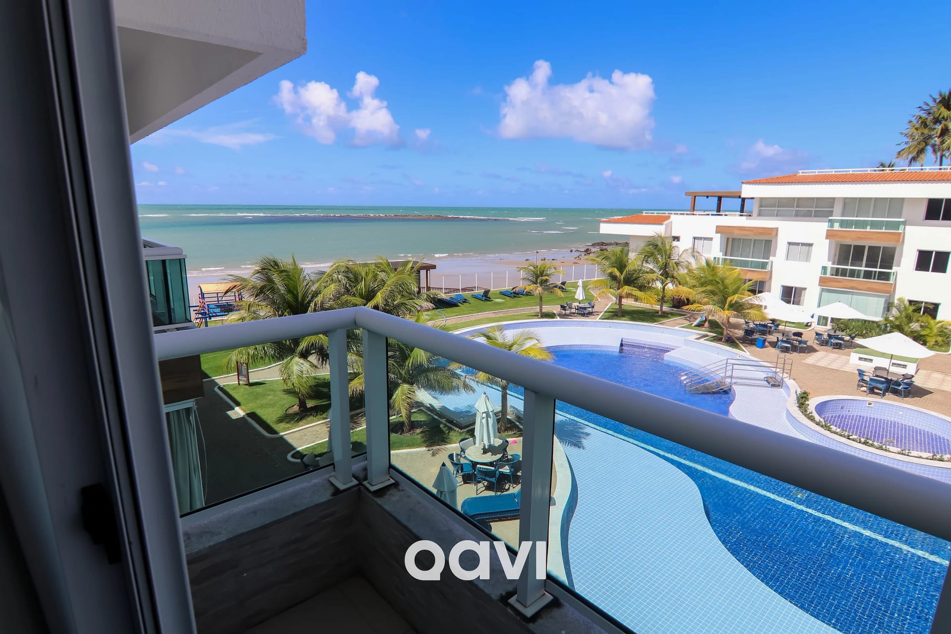 Foto de todo o quarto — Cobertura Beira-Mar com Vista em Búzios by Qavi