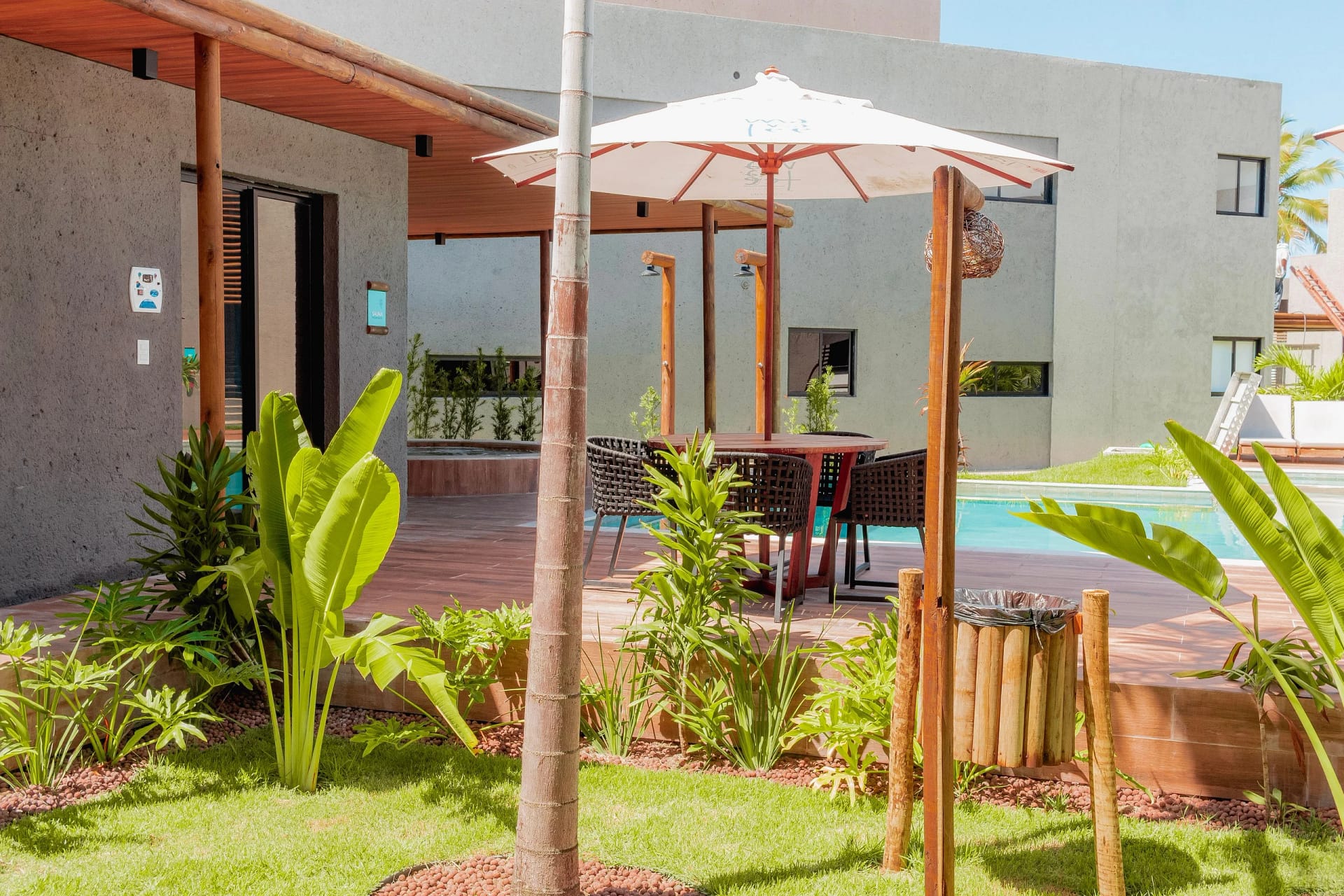 Swimming pool — Villas Manatee Milagres D 001 by QAVI