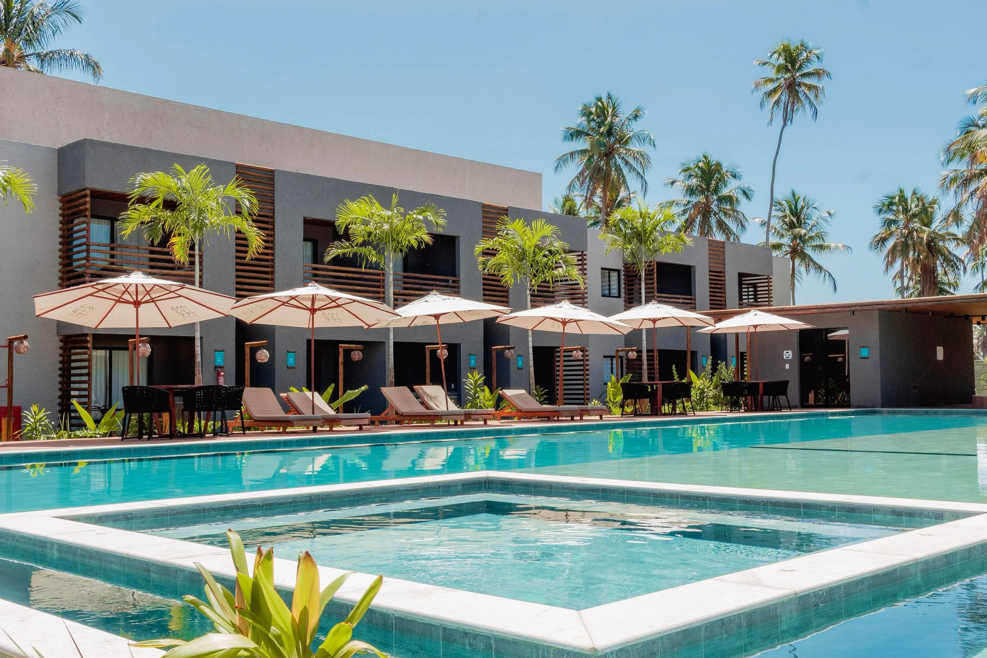 Swimming pool — Villas Manatee Milagres D 001 by QAVI