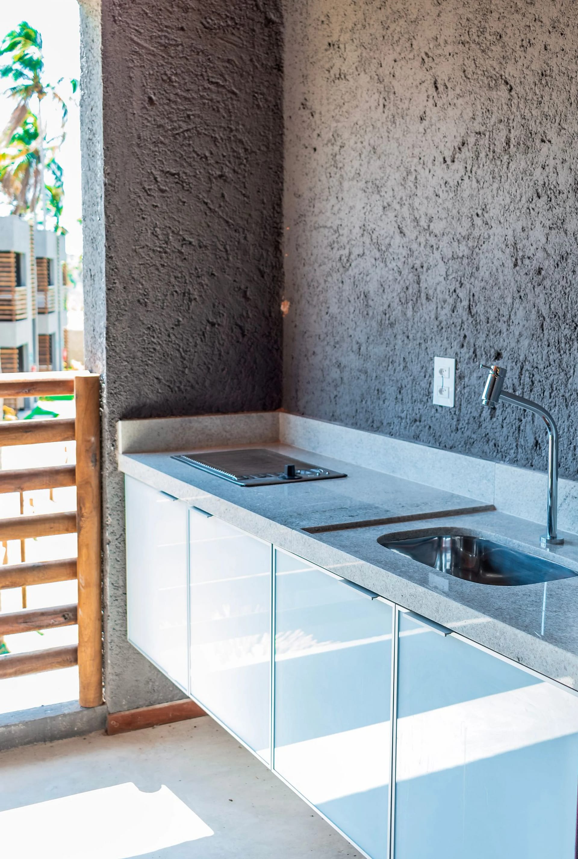 Fachada / Terraza — Villas Manatee Milagres H 102 by QAVI