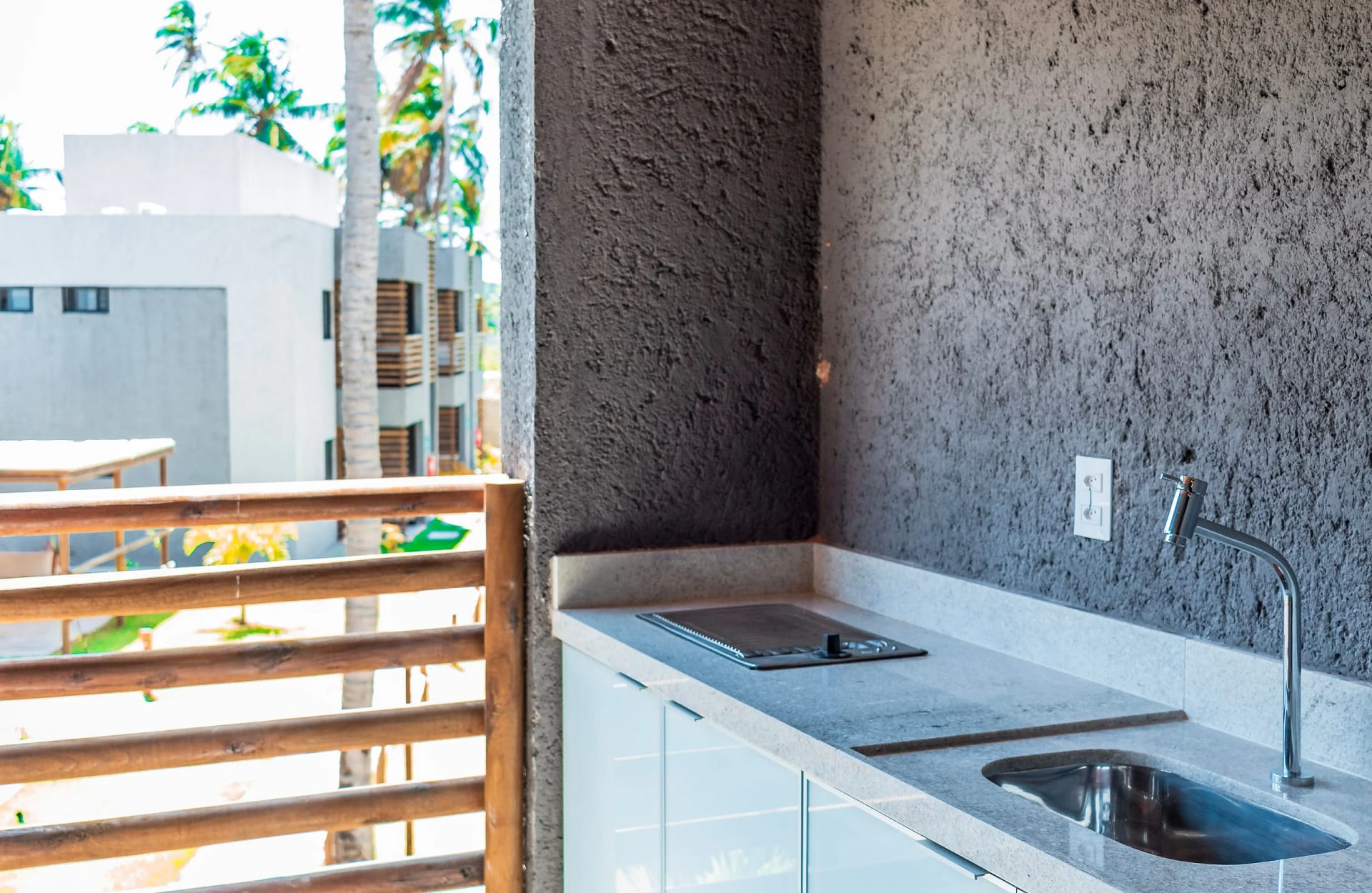 Fachada / Terraza — Villas Manatee Milagres H 102 by QAVI