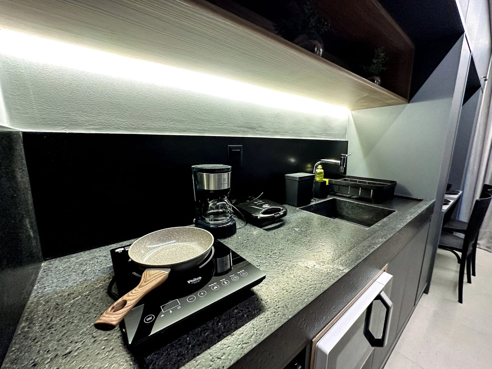 Kitchen or kitchenette — Bessa Get One Vista Mar by Quarto à Vista
