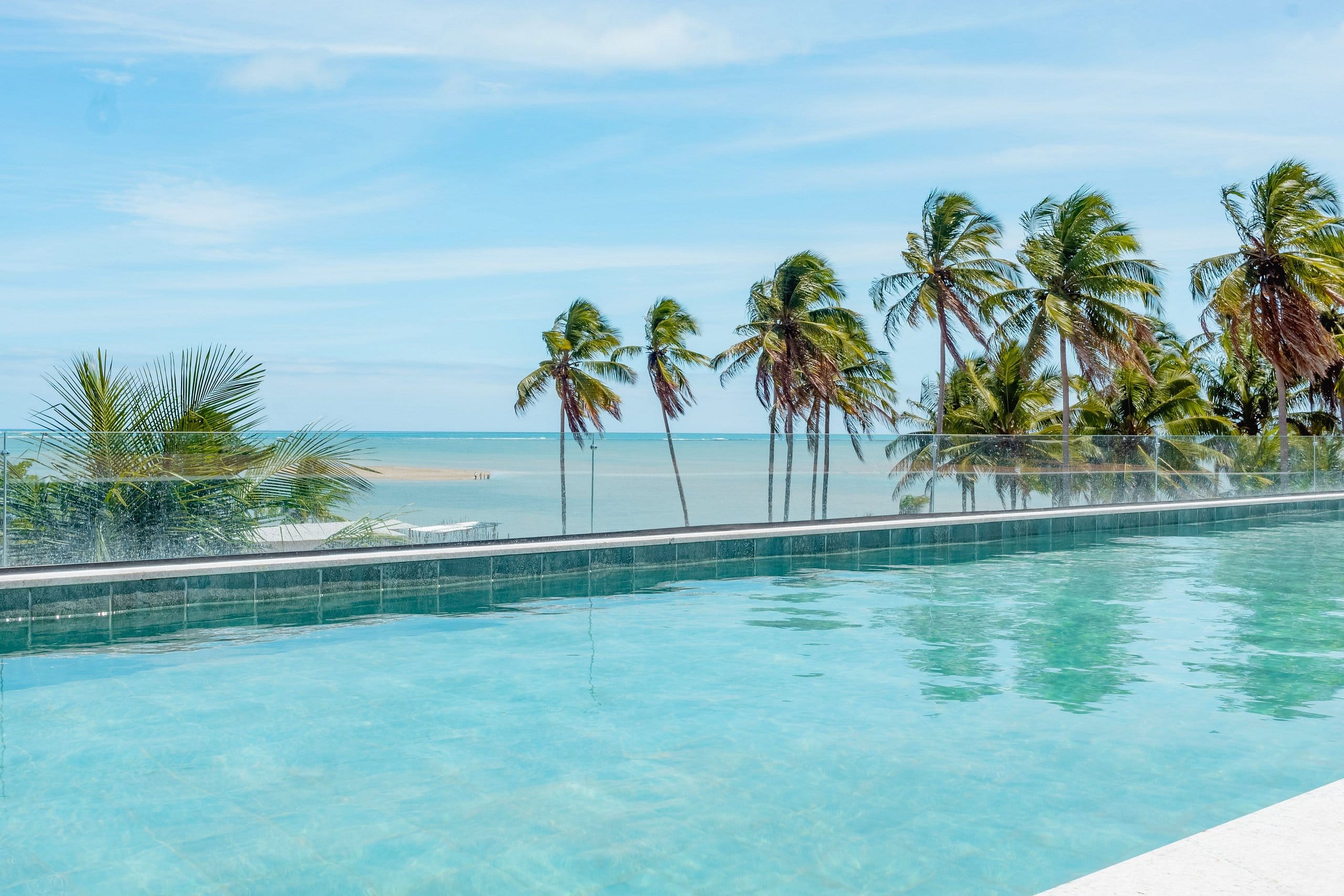 Apartamento com Piscina no Essence by Qavi