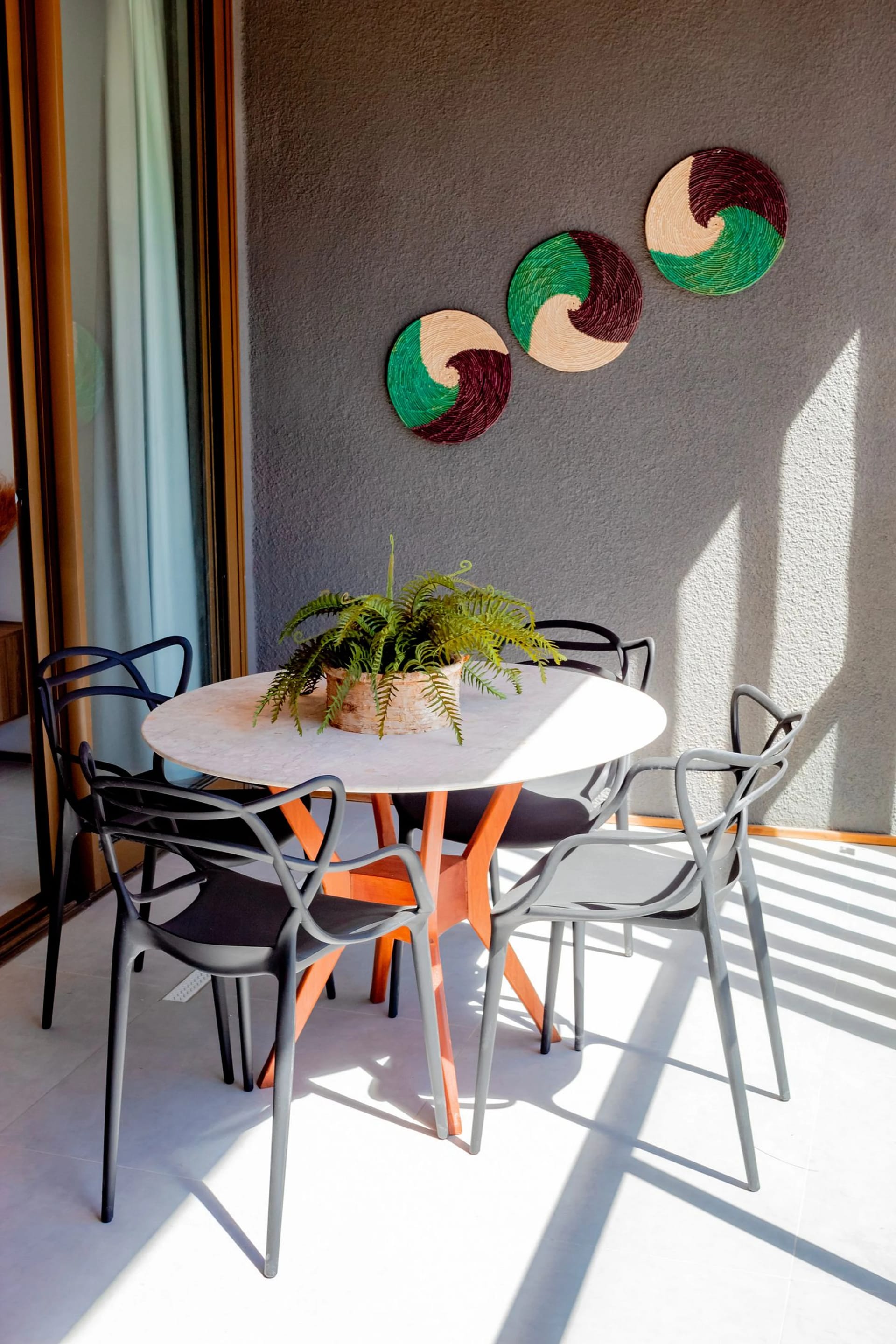 Fachada / Terraza — Essence B 108 na Rota dos Milagres by Qavi