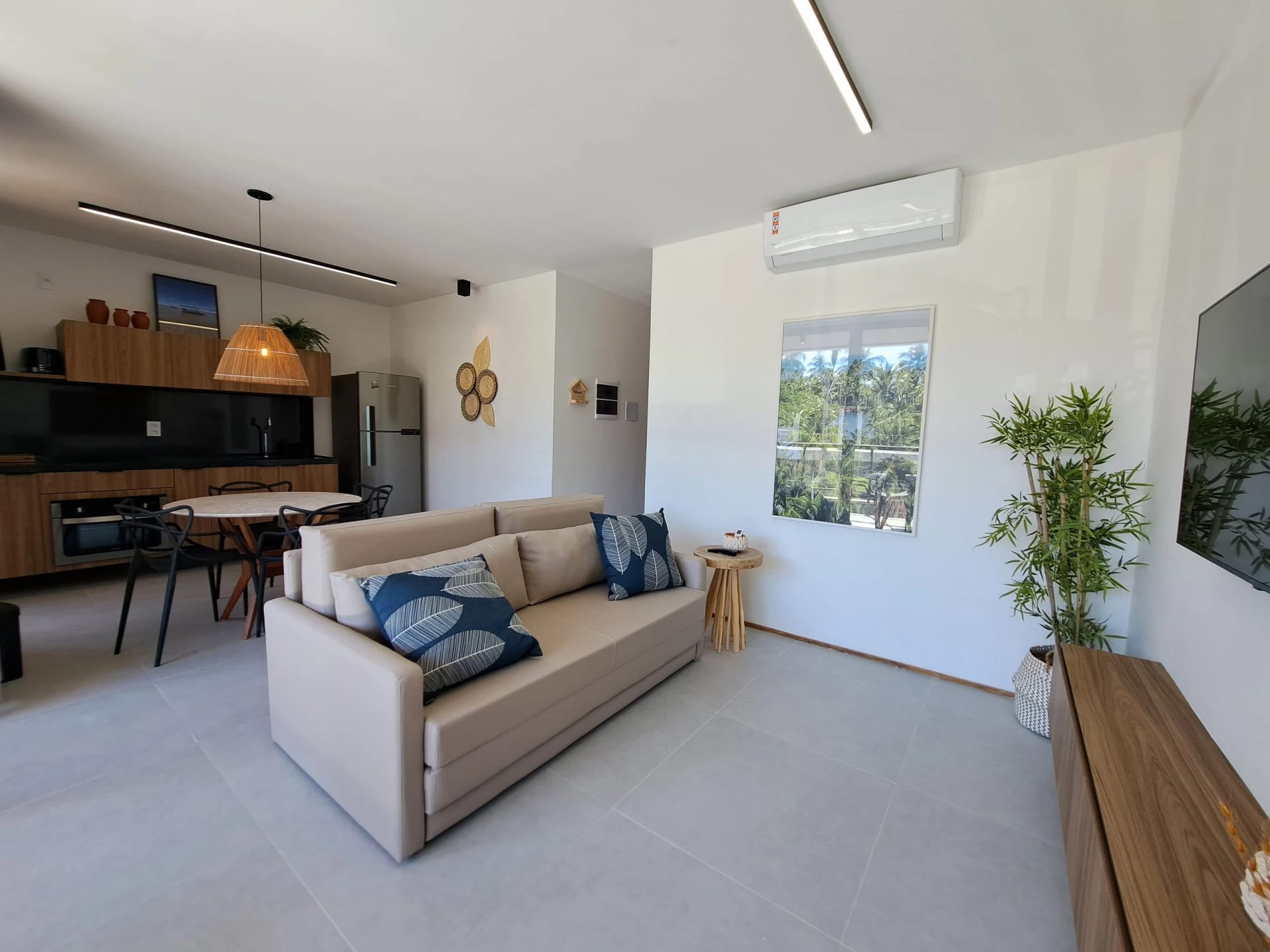 Sala de Estar — Essence B 108 na Rota dos Milagres by Qavi