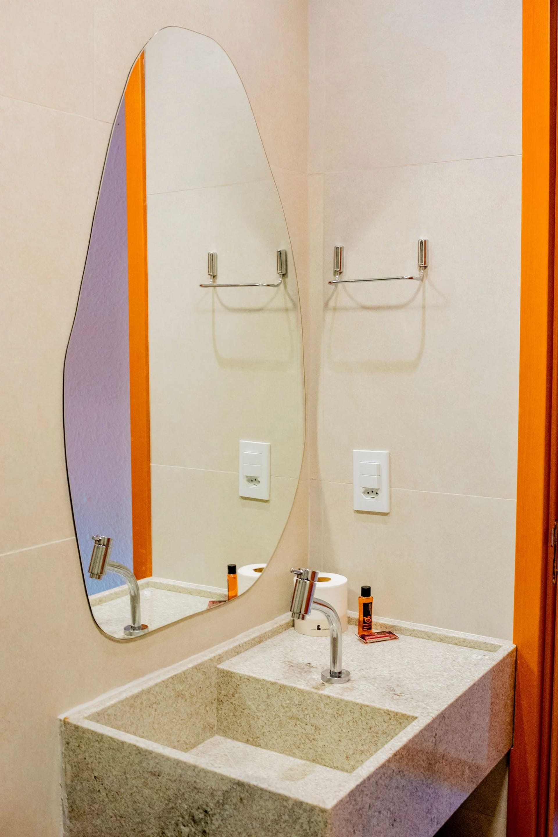 Cuarto de baño — Gamboa Milagres C 102 na Praia do Patacho by Qavi