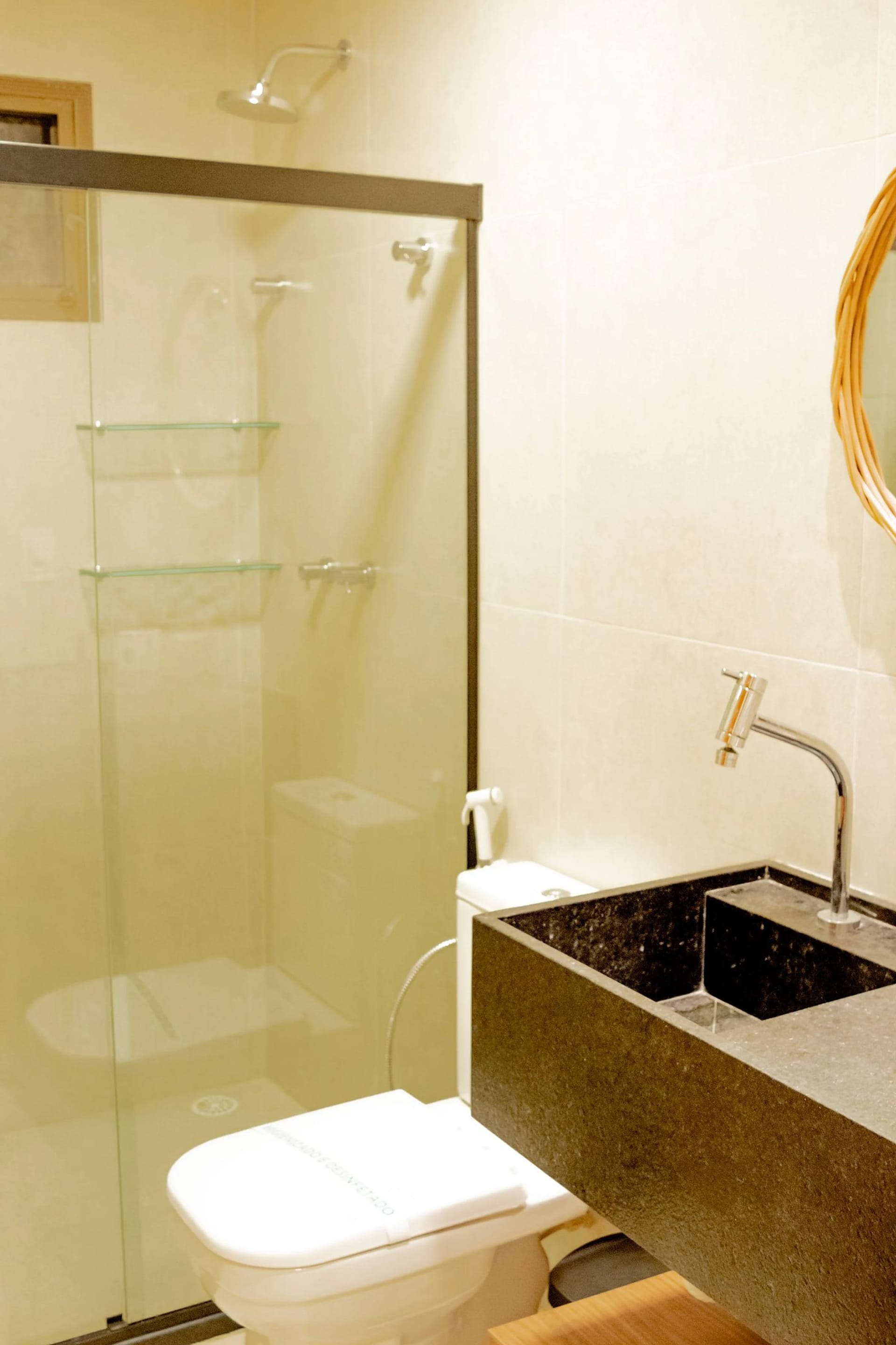 Baño — Essence A 002 na Rota dos Milagres by Qavi