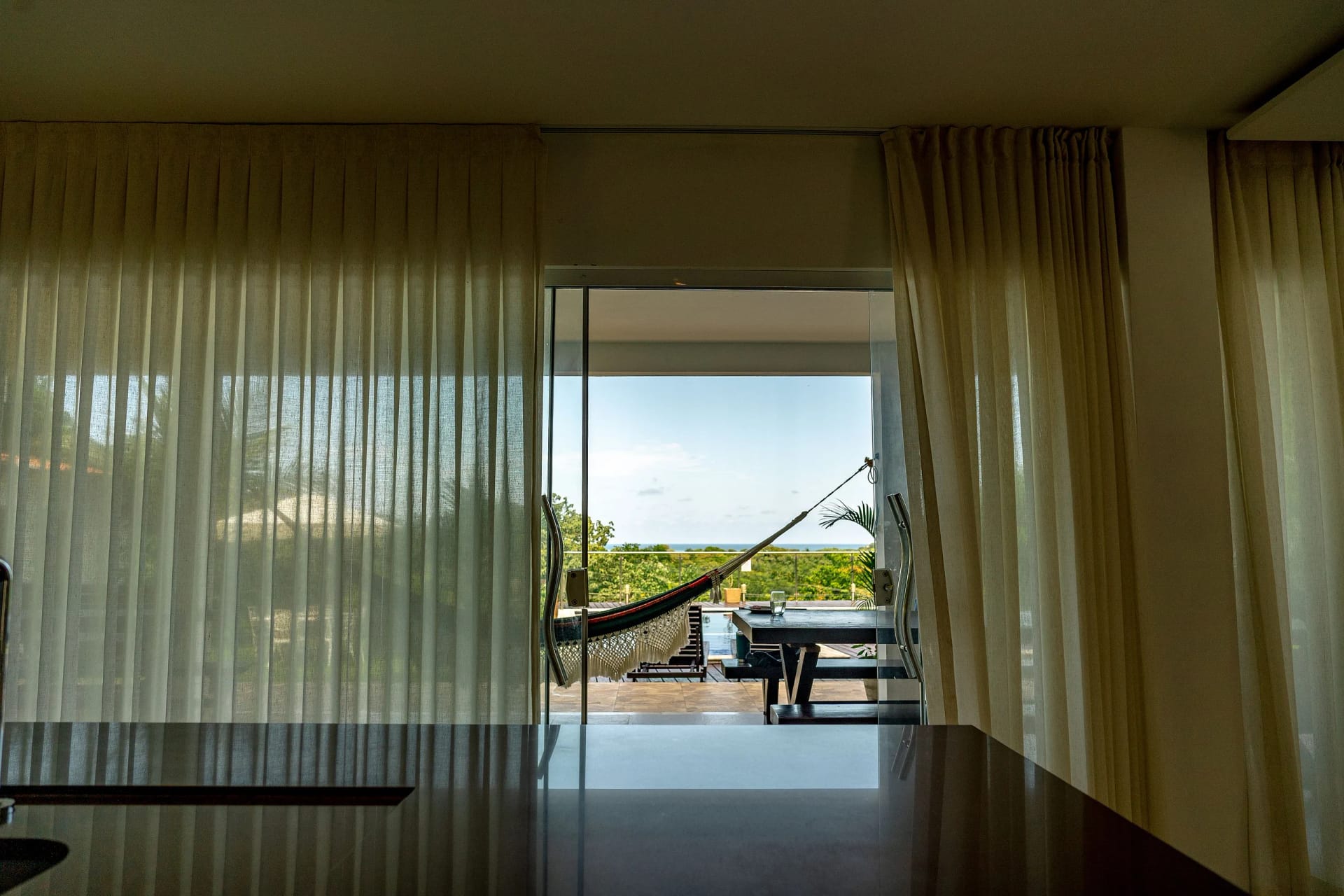 Kitchen or kitchenette — Casa com Piscina em Pipa no Flores da Mata by Qavi