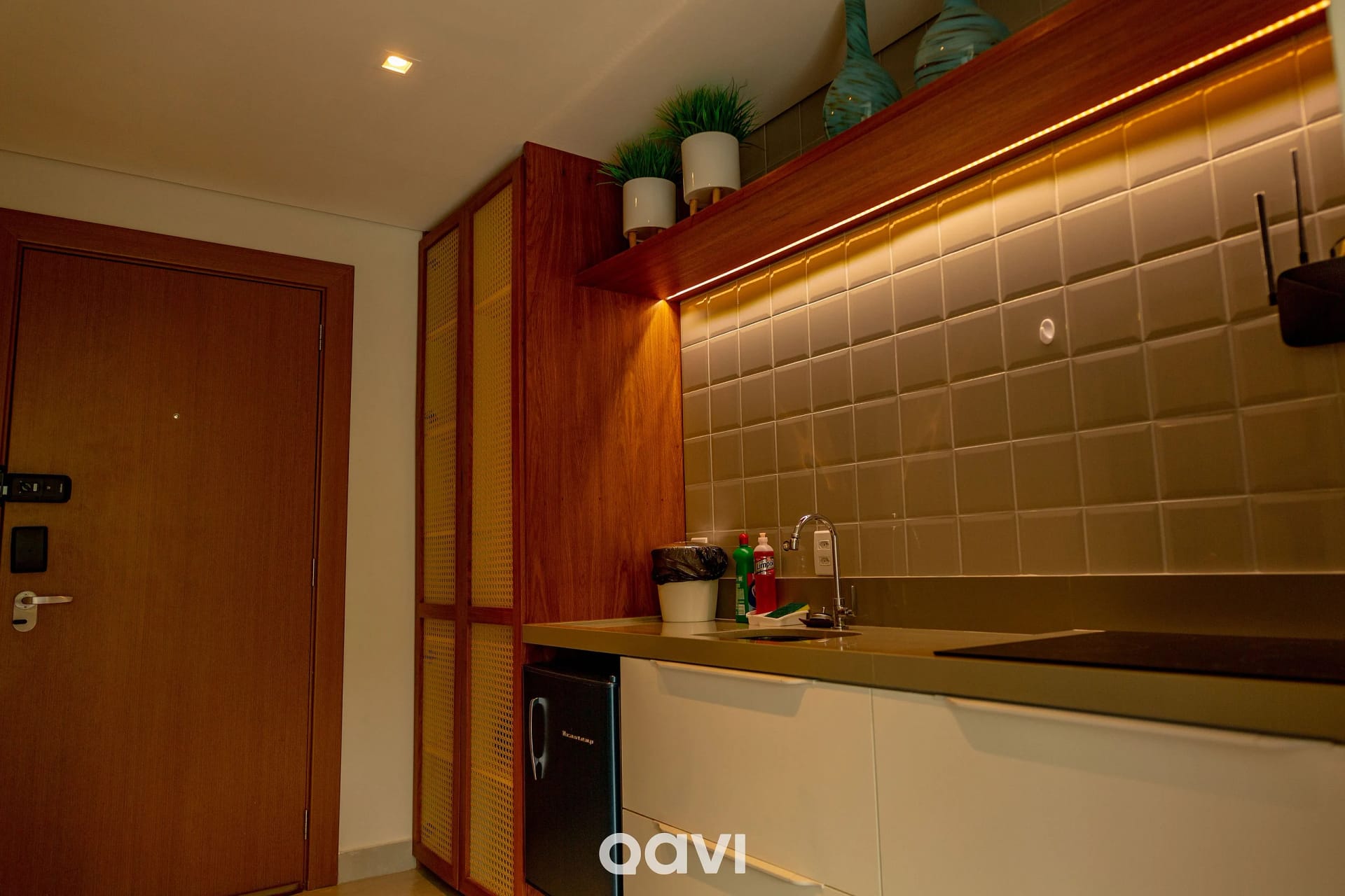 Kitchen or kitchenette — Flat Ile de Pipa Seychelles by Qavi