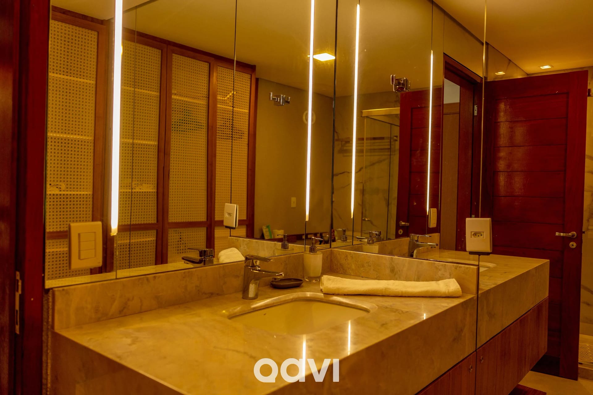 Toilet — Flat Ile de Pipa Seychelles by Qavi