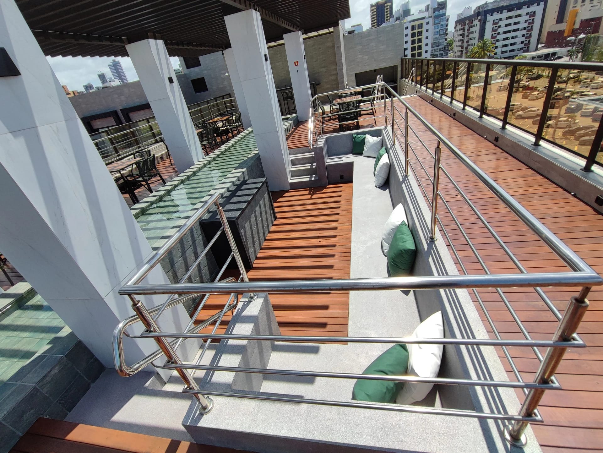 Seating area — Studio em Prédio Vista Mar Manaíra Arpoar by Qavi