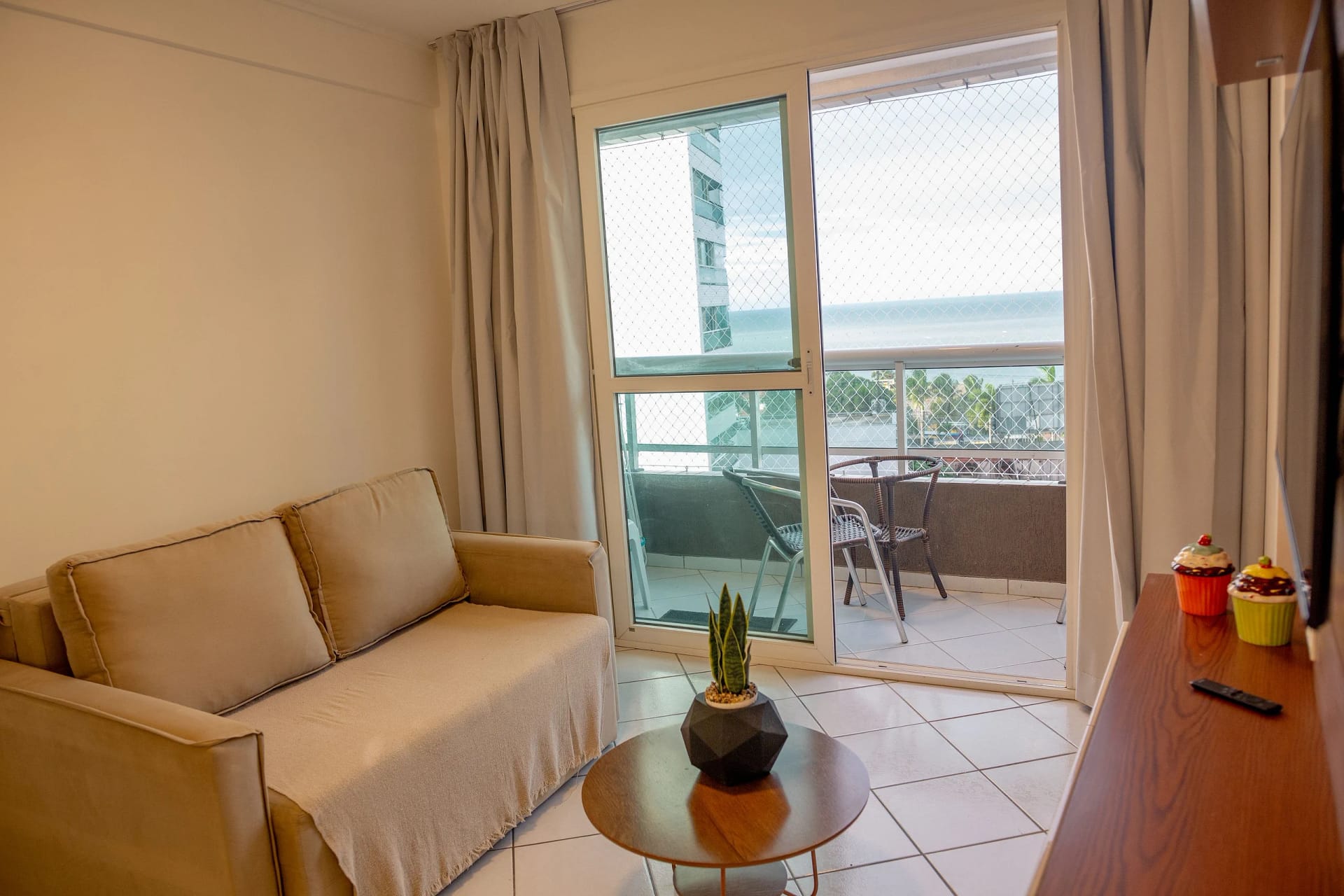 Sala de Estar — Pontamares Flat Bali em Ponta Negra by Qavi