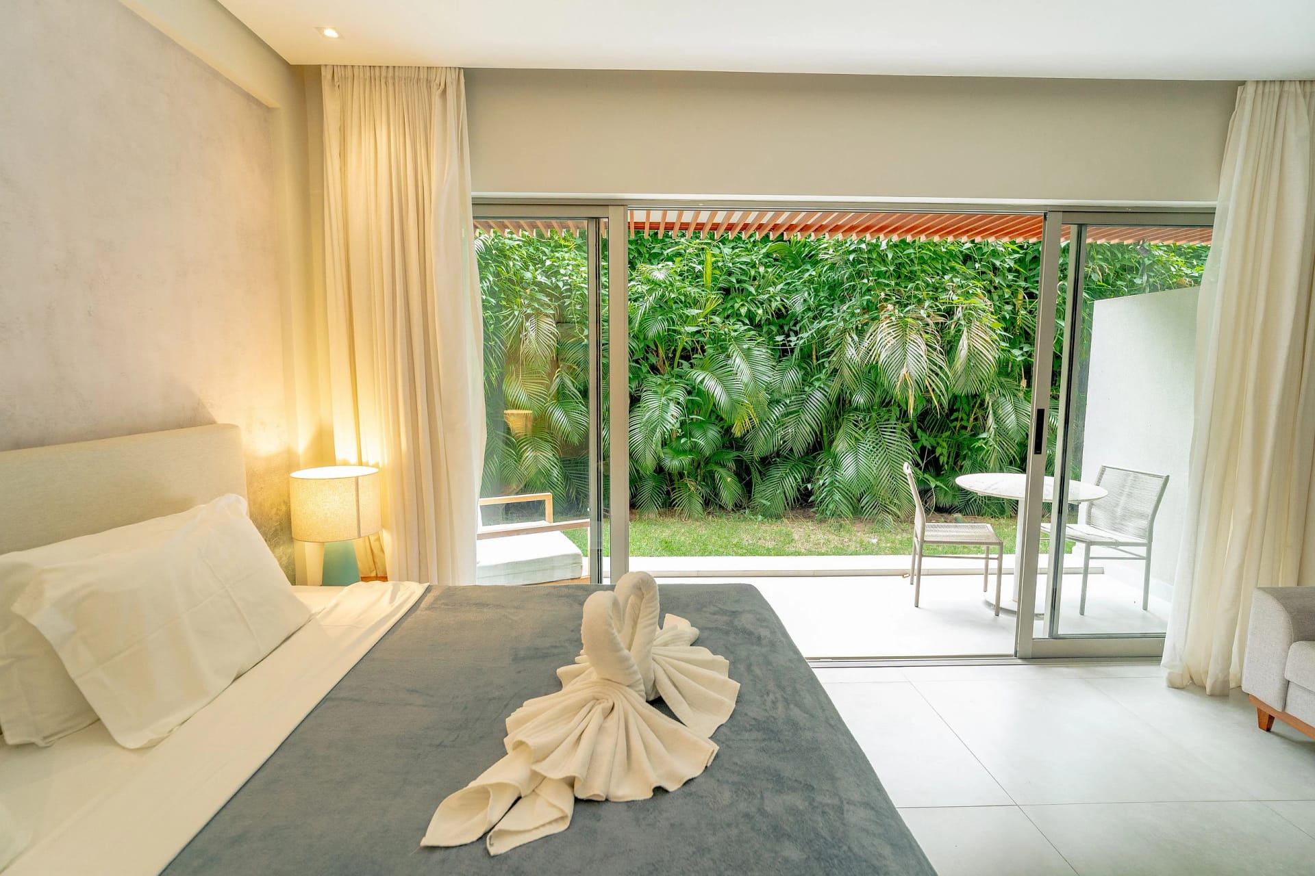 Quarto — Flat Ile de Pipa Santorini by Qavi
