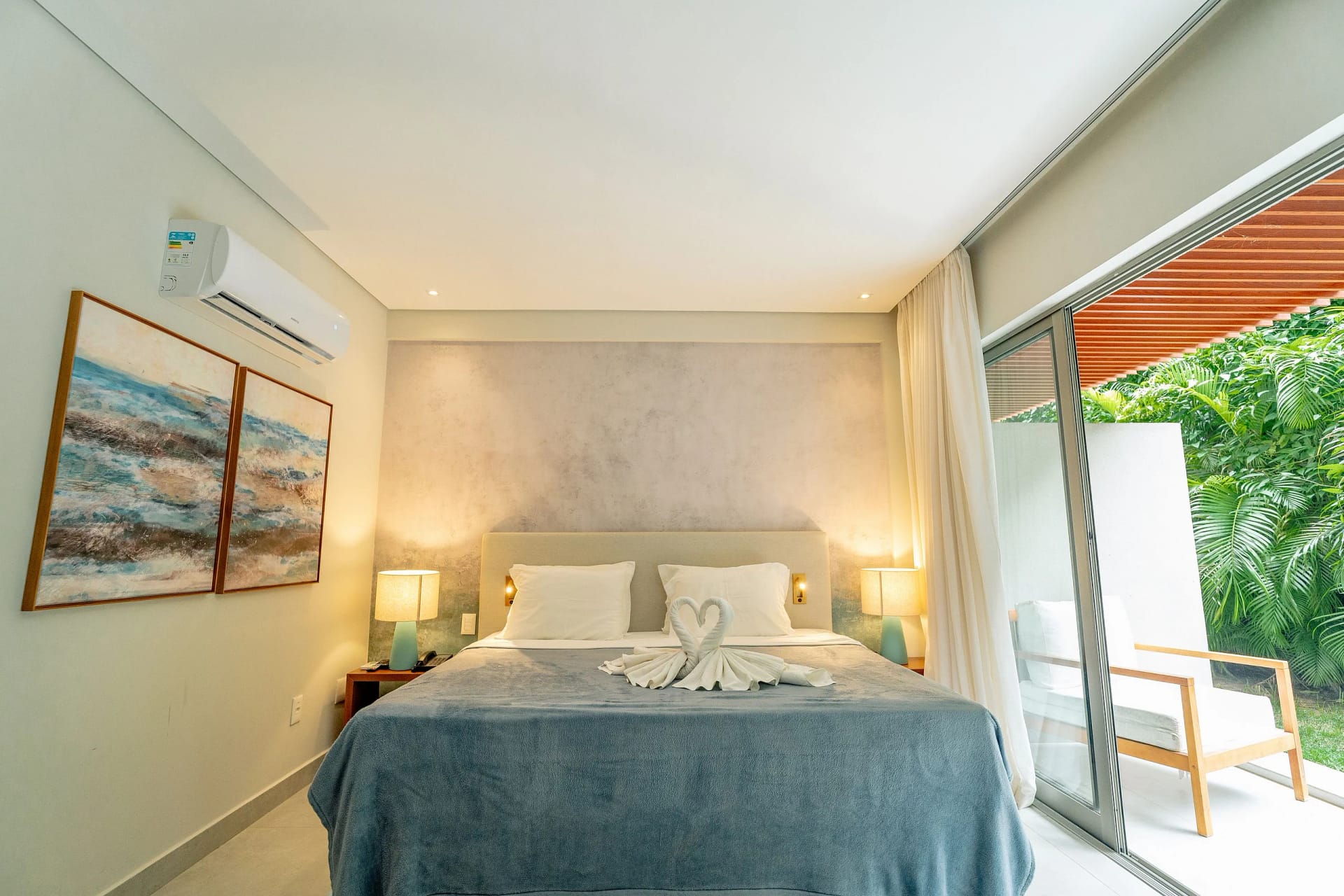 Quarto — Flat Ile de Pipa Santorini by Qavi