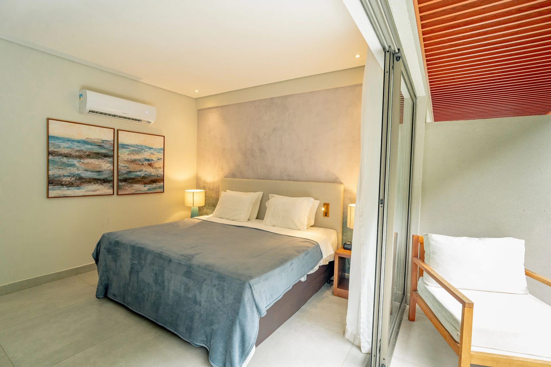 Quarto — Flat Ile de Pipa Santorini by Qavi
