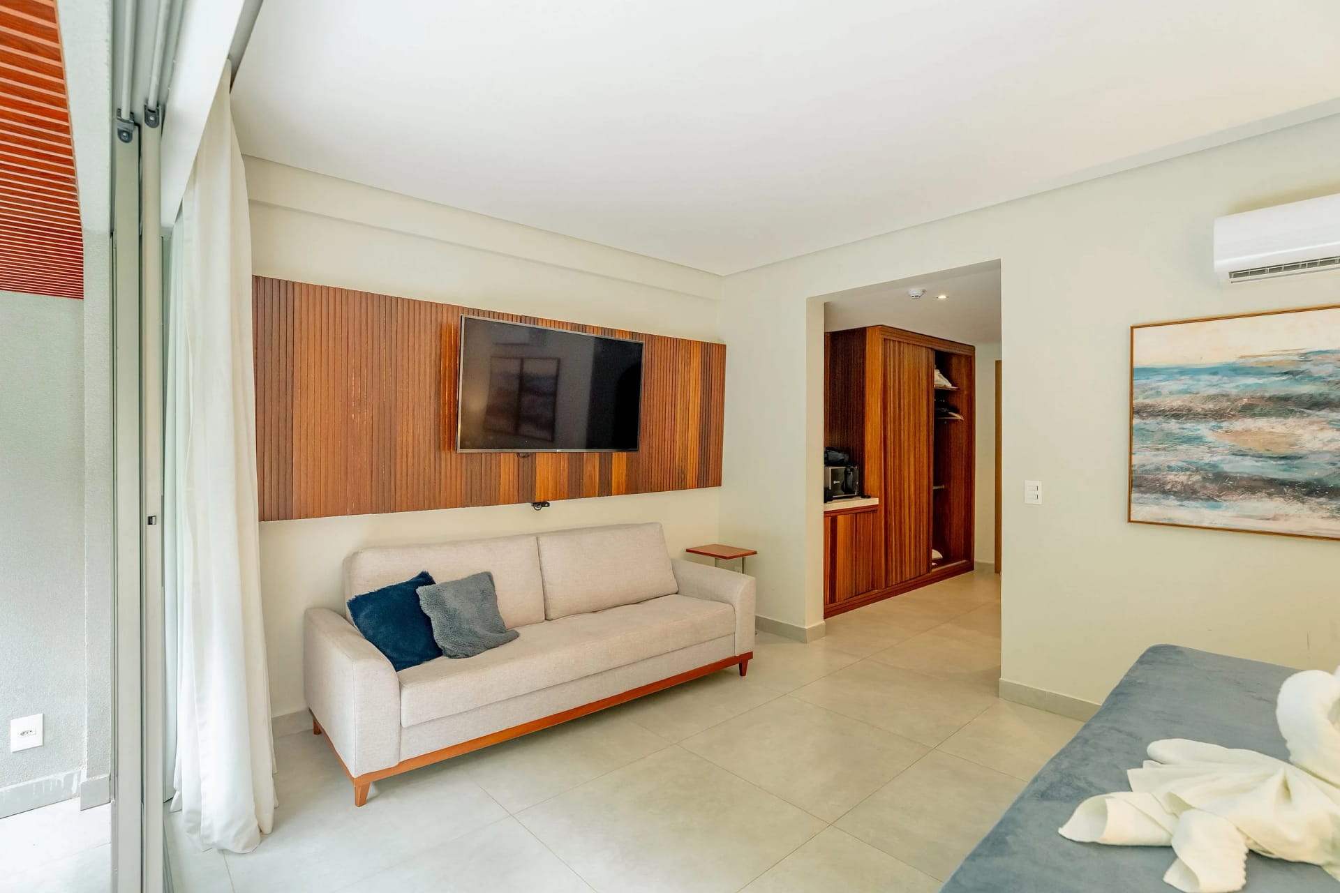 Sala de Estar — Flat Ile de Pipa Santorini by Qavi