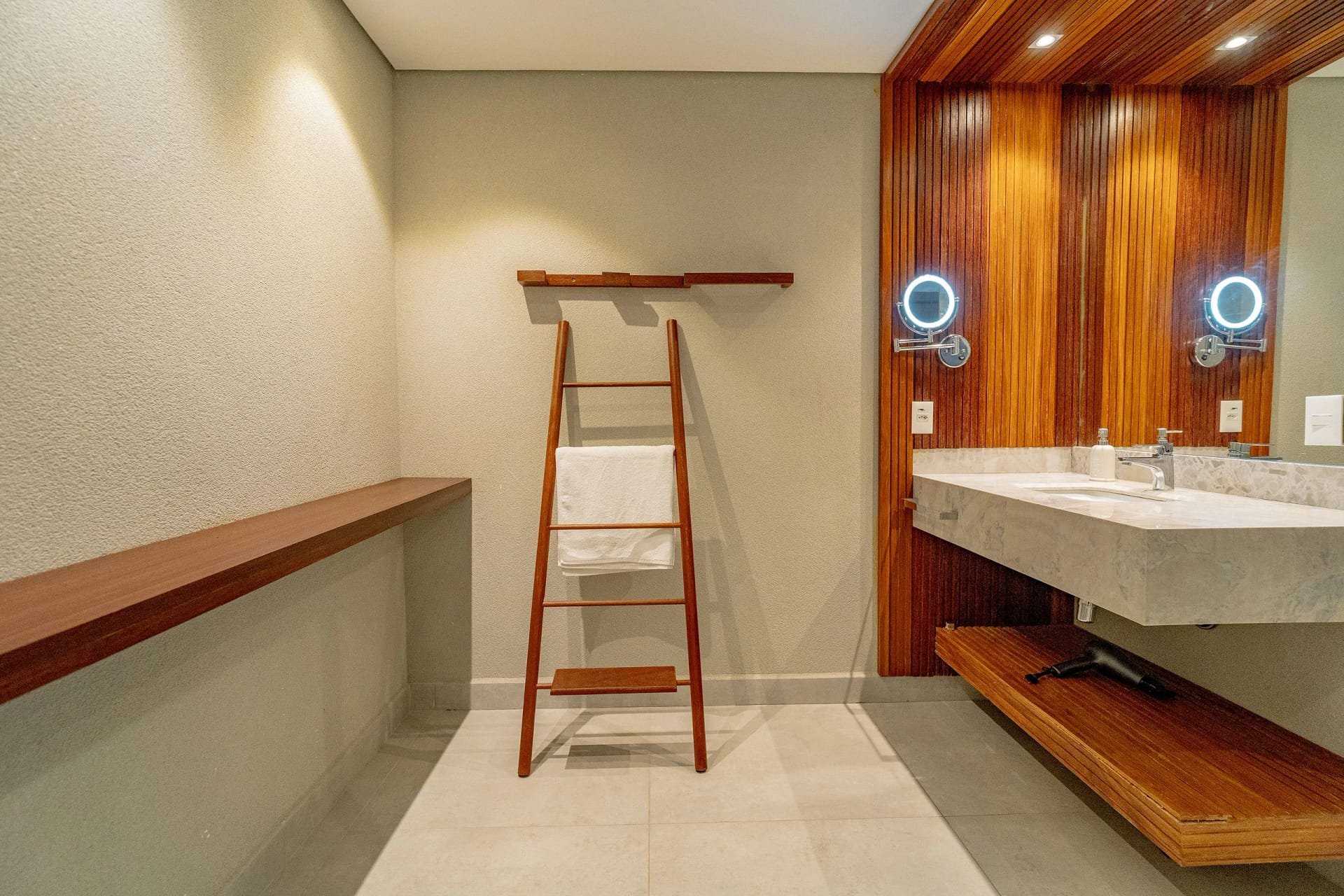 Banheiro — Flat Ile de Pipa Santorini by Qavi