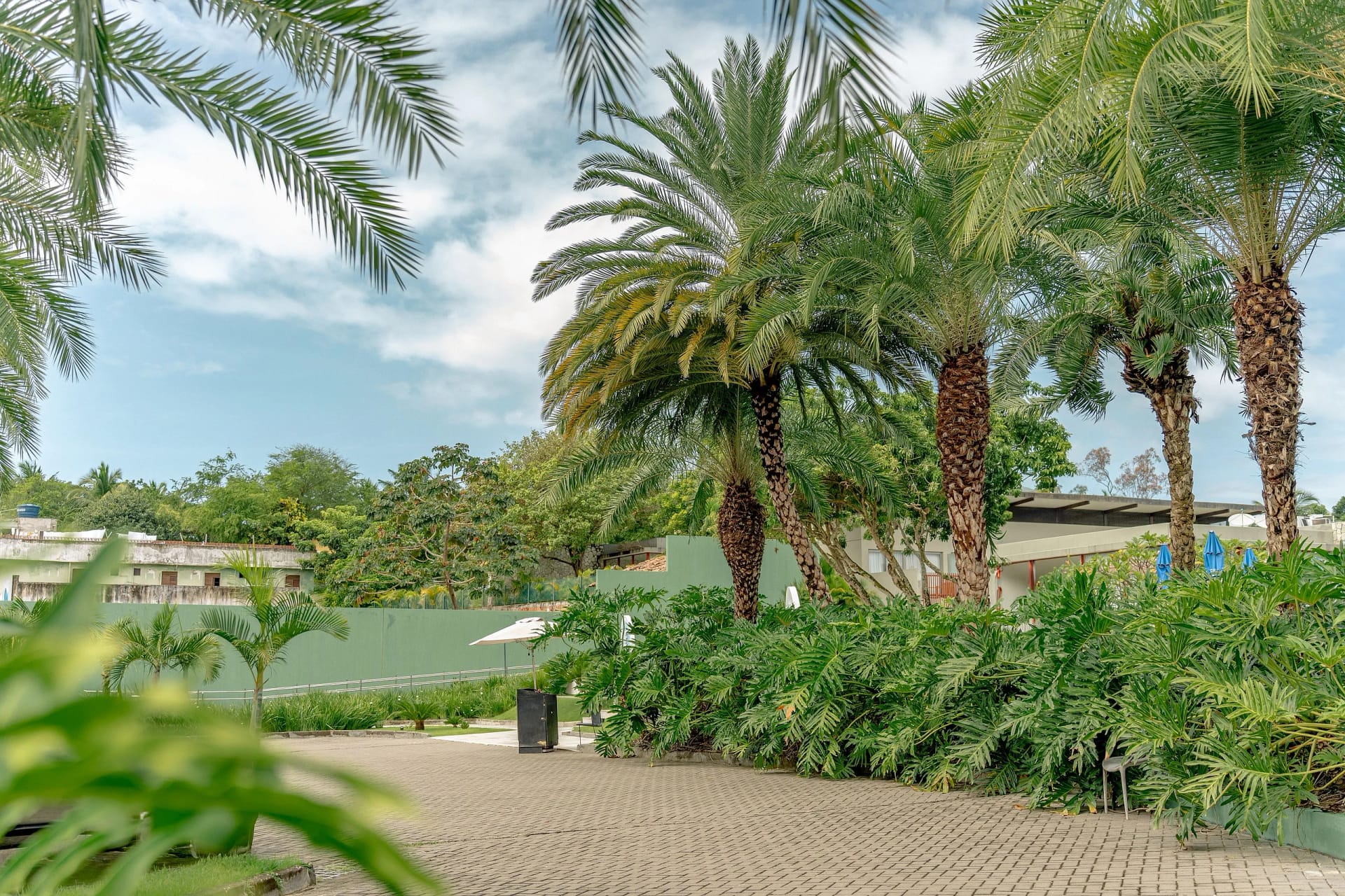 Quarto Deck Molhado Frente Piscina