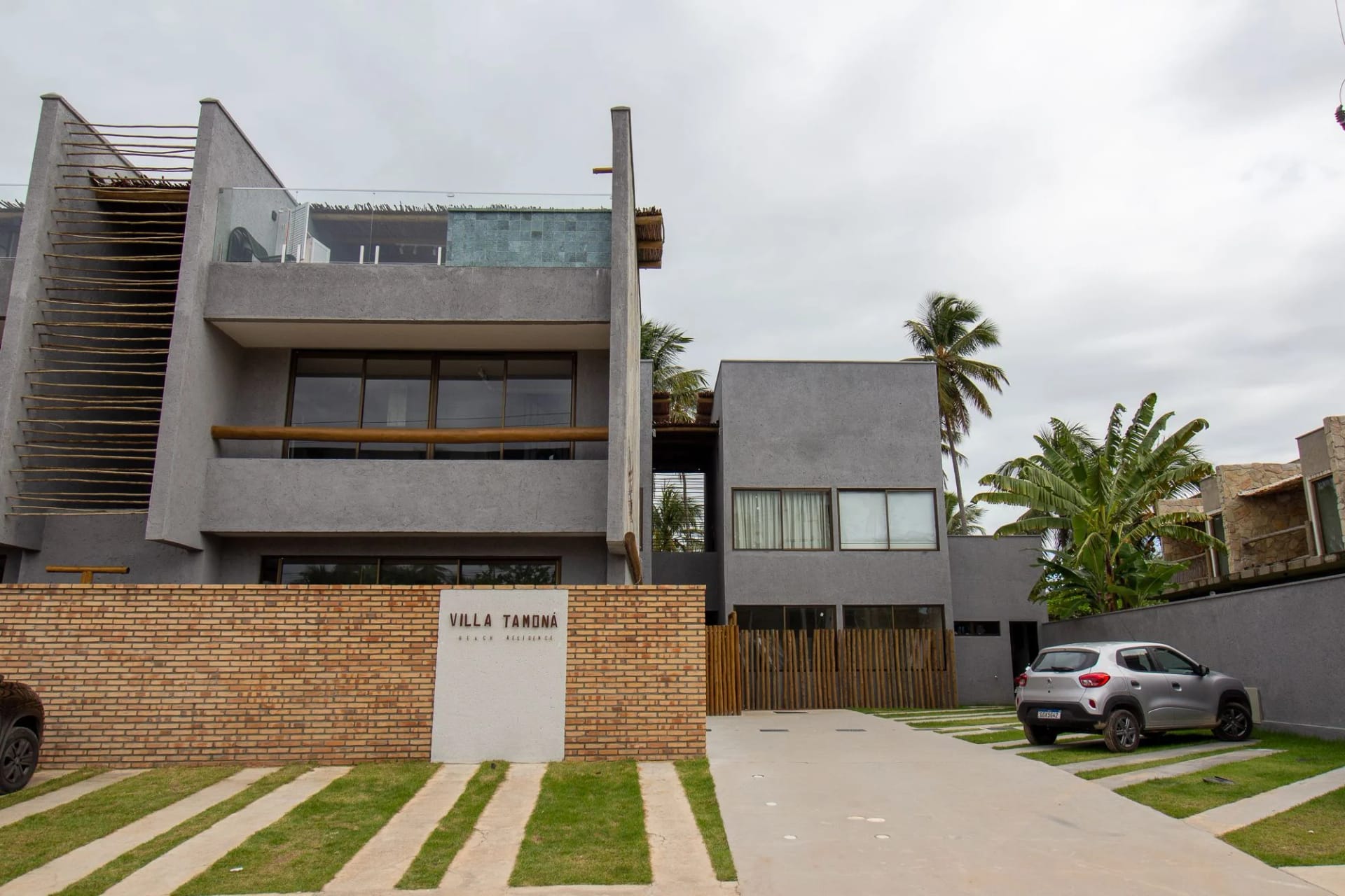Flat com Piscina no Rooftop em Milagres by Qavi