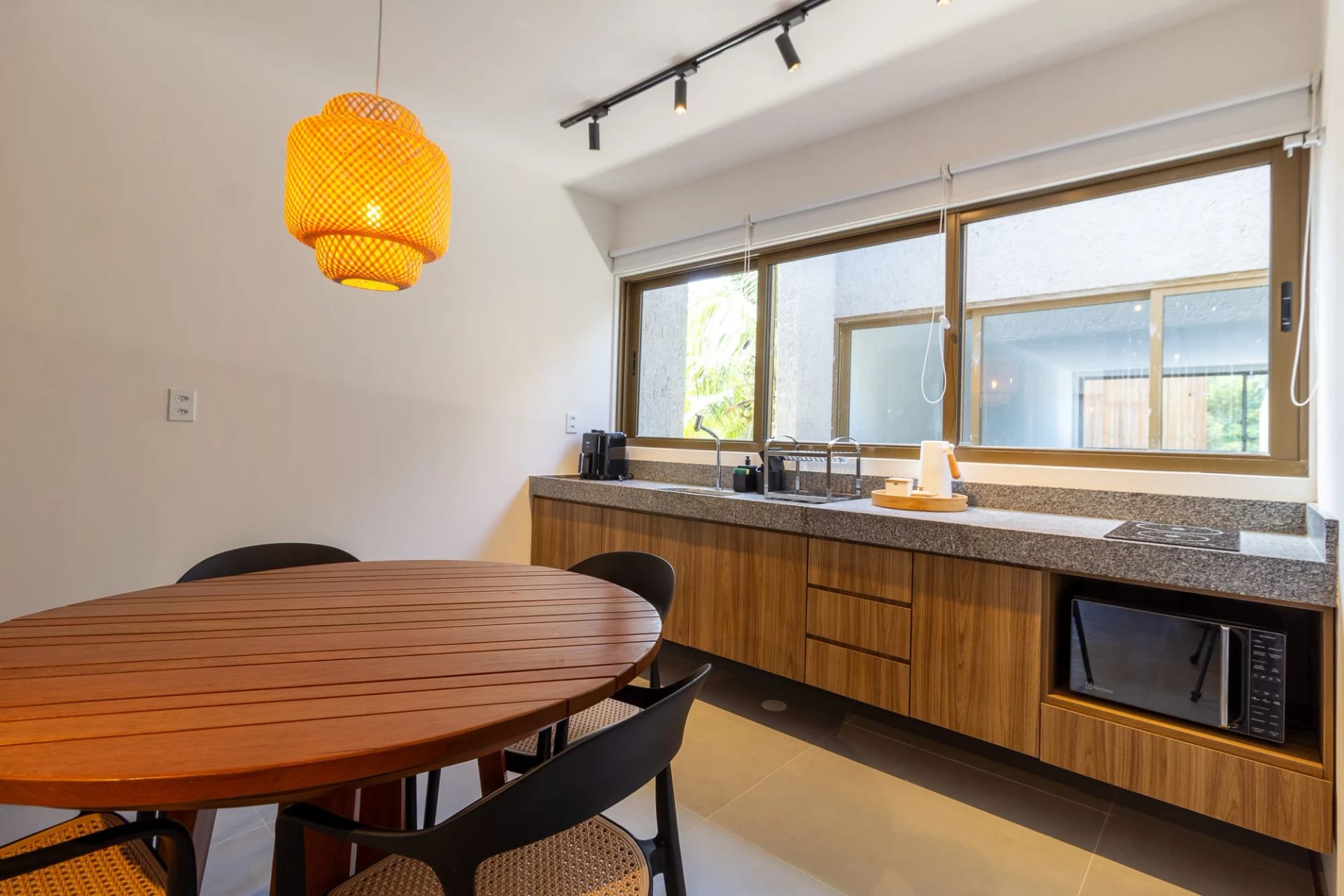Kitchen or kitchenette — Villa Naluri em Japaratinga by QAVI - B 106