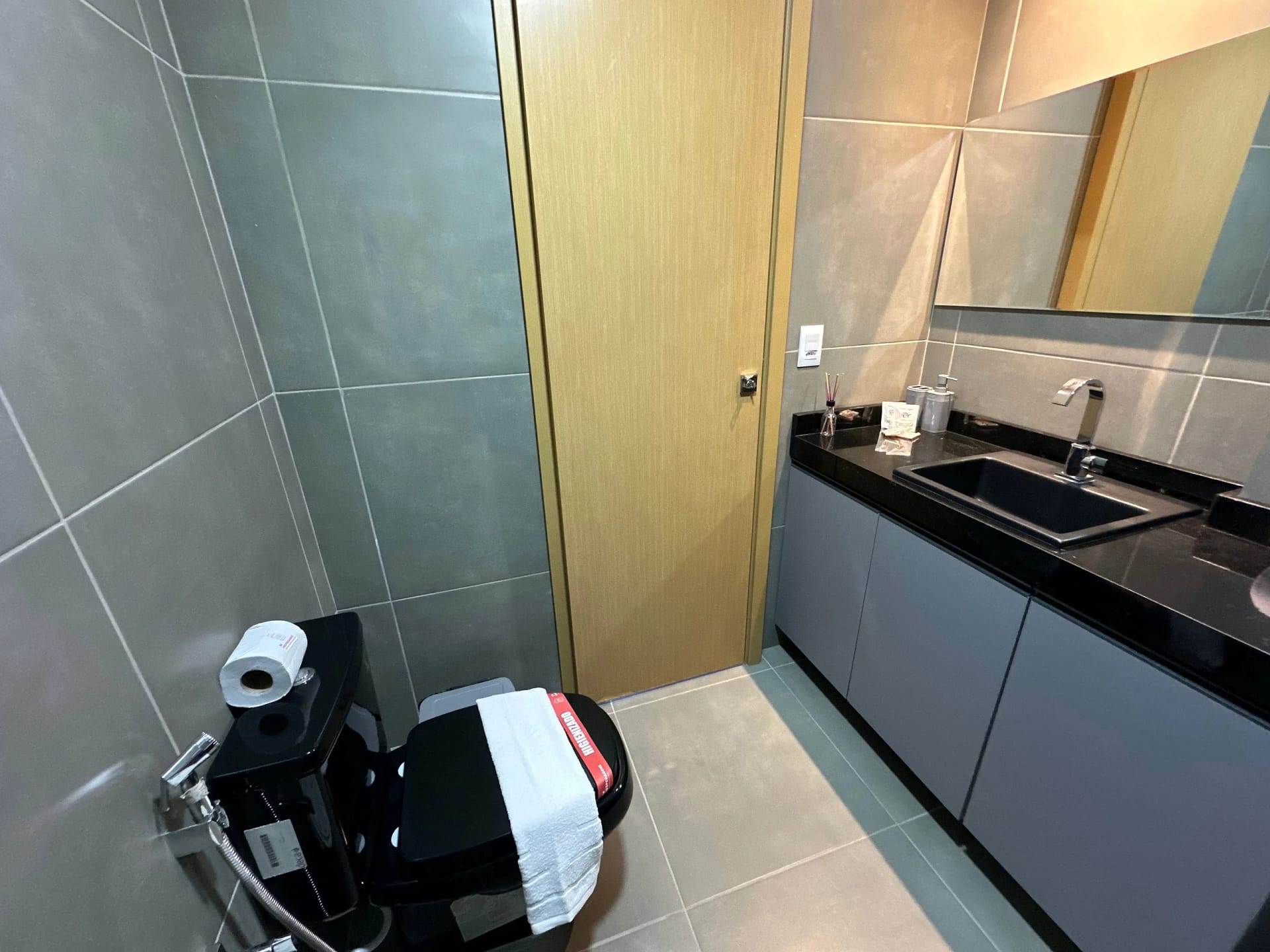 Toilet — Loft Studio Maceió com Vista Mar by Qavi