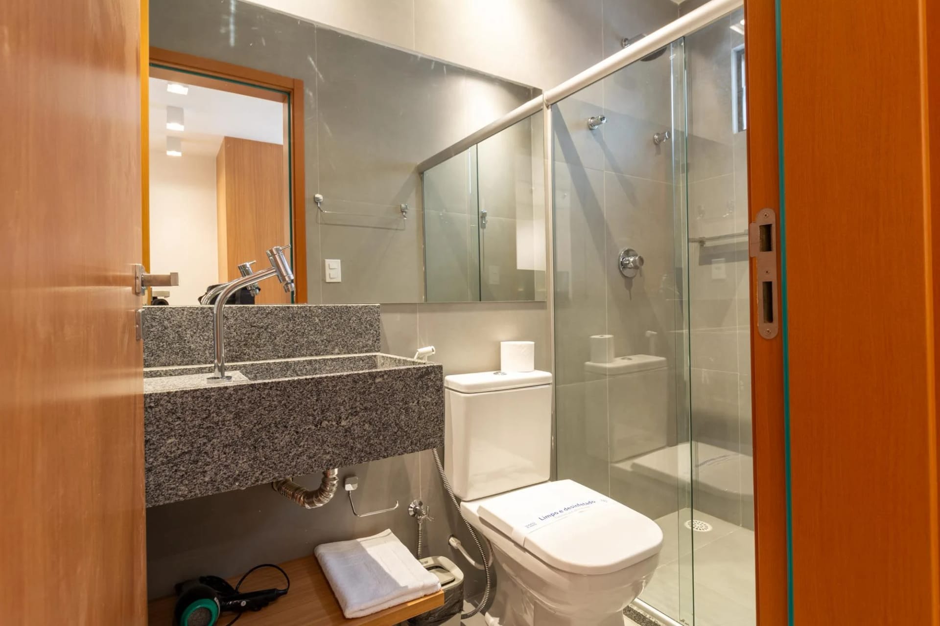 Baño — Villa Naluri em Japaratinga B 102 by QAVI