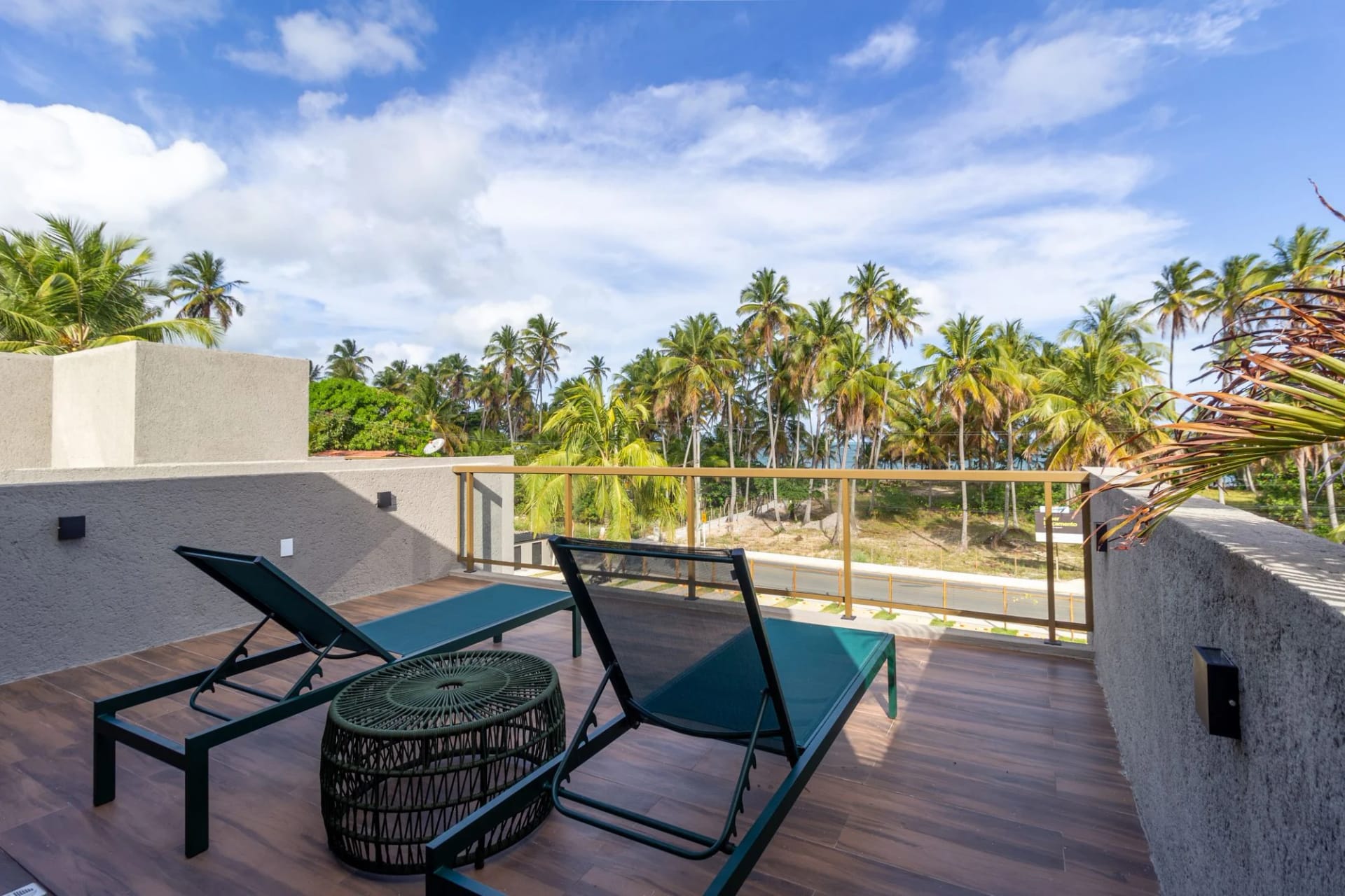Fachada / Terraza — Villa Naluri Rooftop Vista Mar C 104 by QAVI