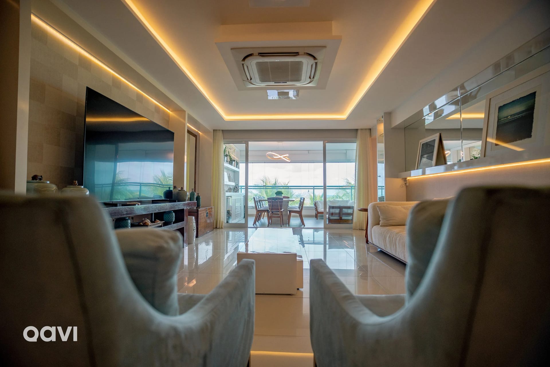 Sala de Estar — In Mare Bali Flat Cobertura Nusa by Qavi
