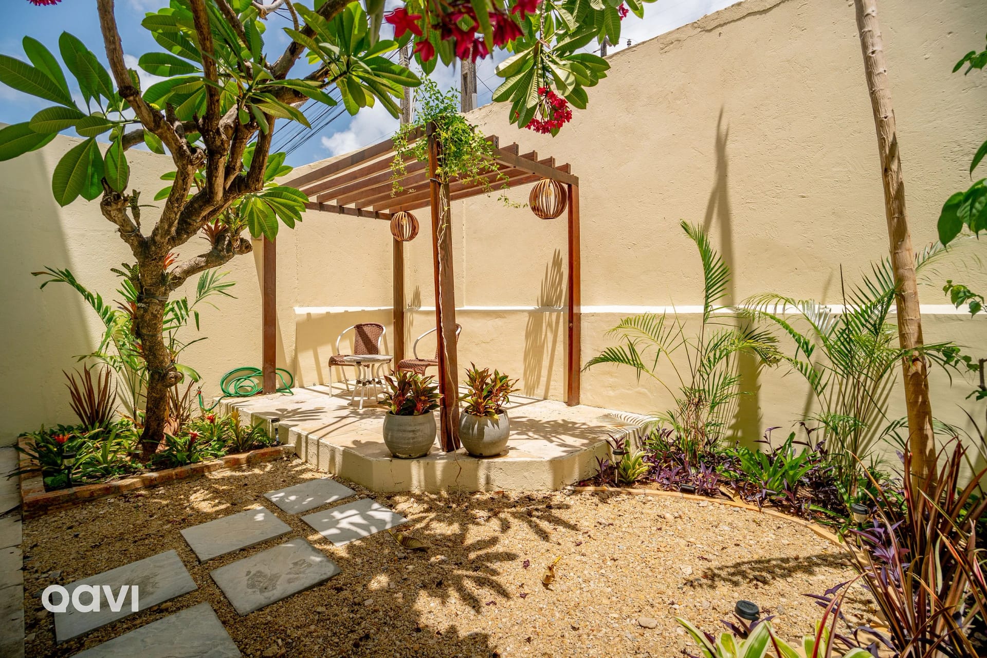 Fachada / Terraza — Apartamento 2 Suítes com Jardim #VipPraiaHotel
