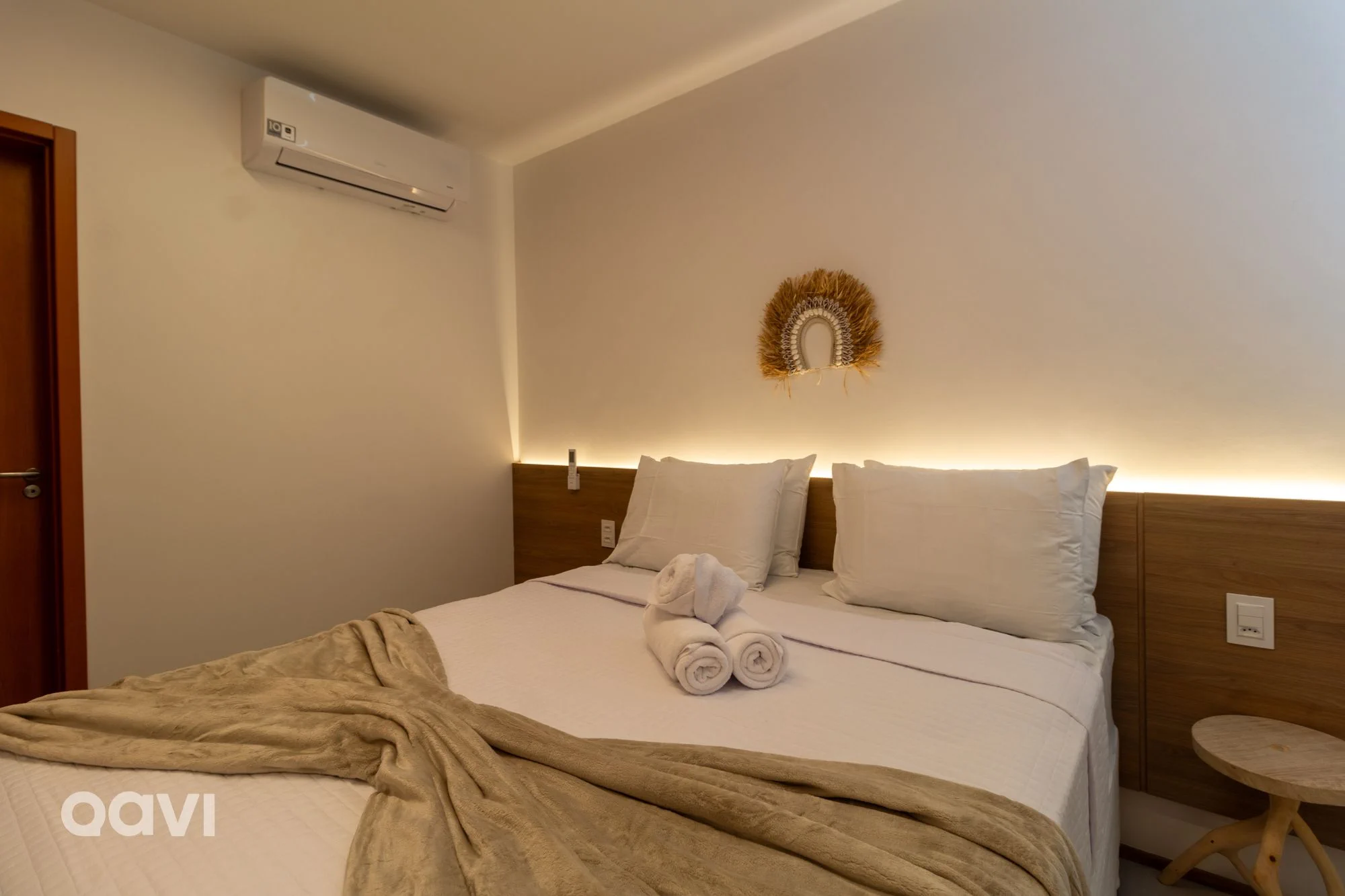 Dormitorio — Essence B 002 na Rota dos Milagres by Qavi