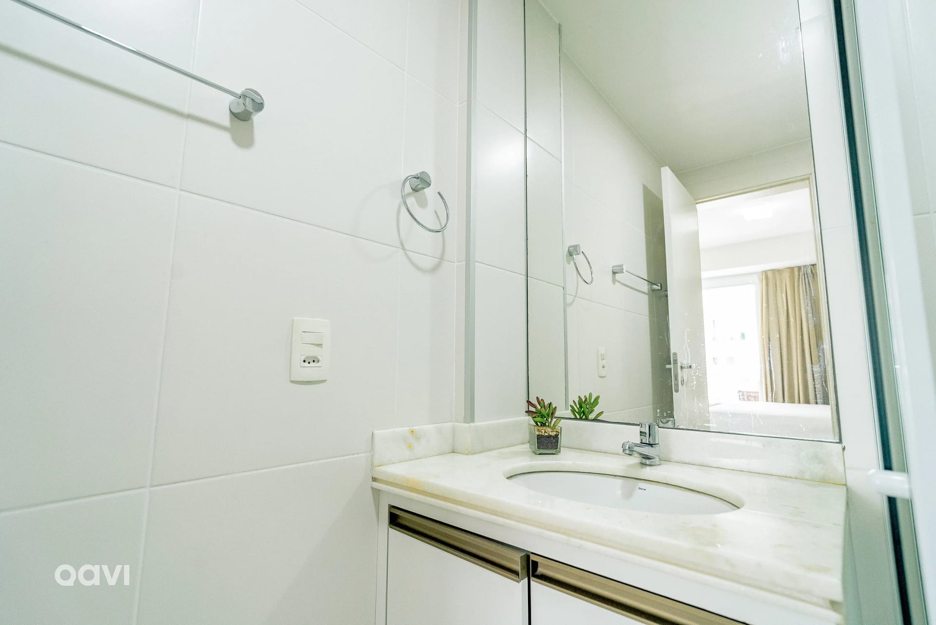 Toilet — In Mare Bali Flat Maldivas by Qavi