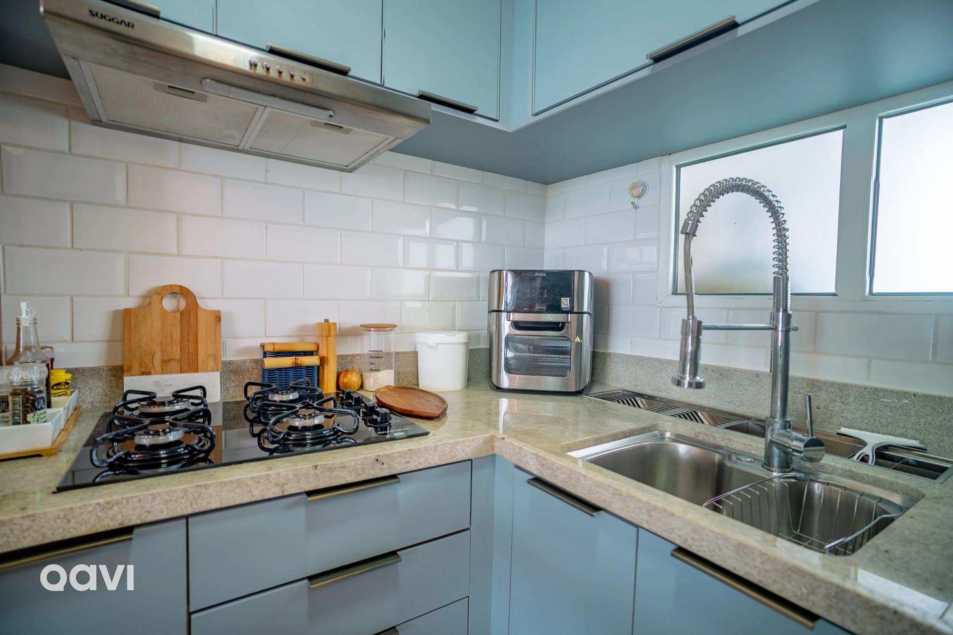 Kitchen or kitchenette — Flat em Ponta Negra no Pontamares by Qavi
