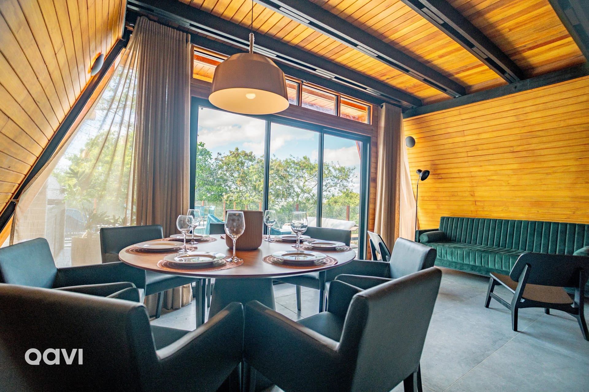 Sala de Jantar — Chalé Smart Bananeiras by Quarto à Vista