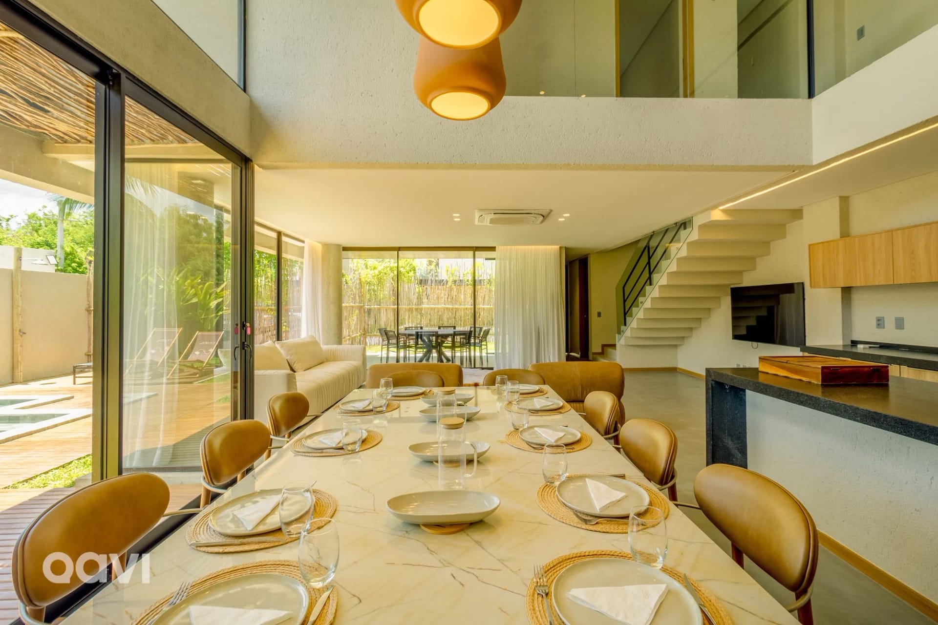 Dining area — Casa com Piscina em Condomínio Beira Mar by Qavi