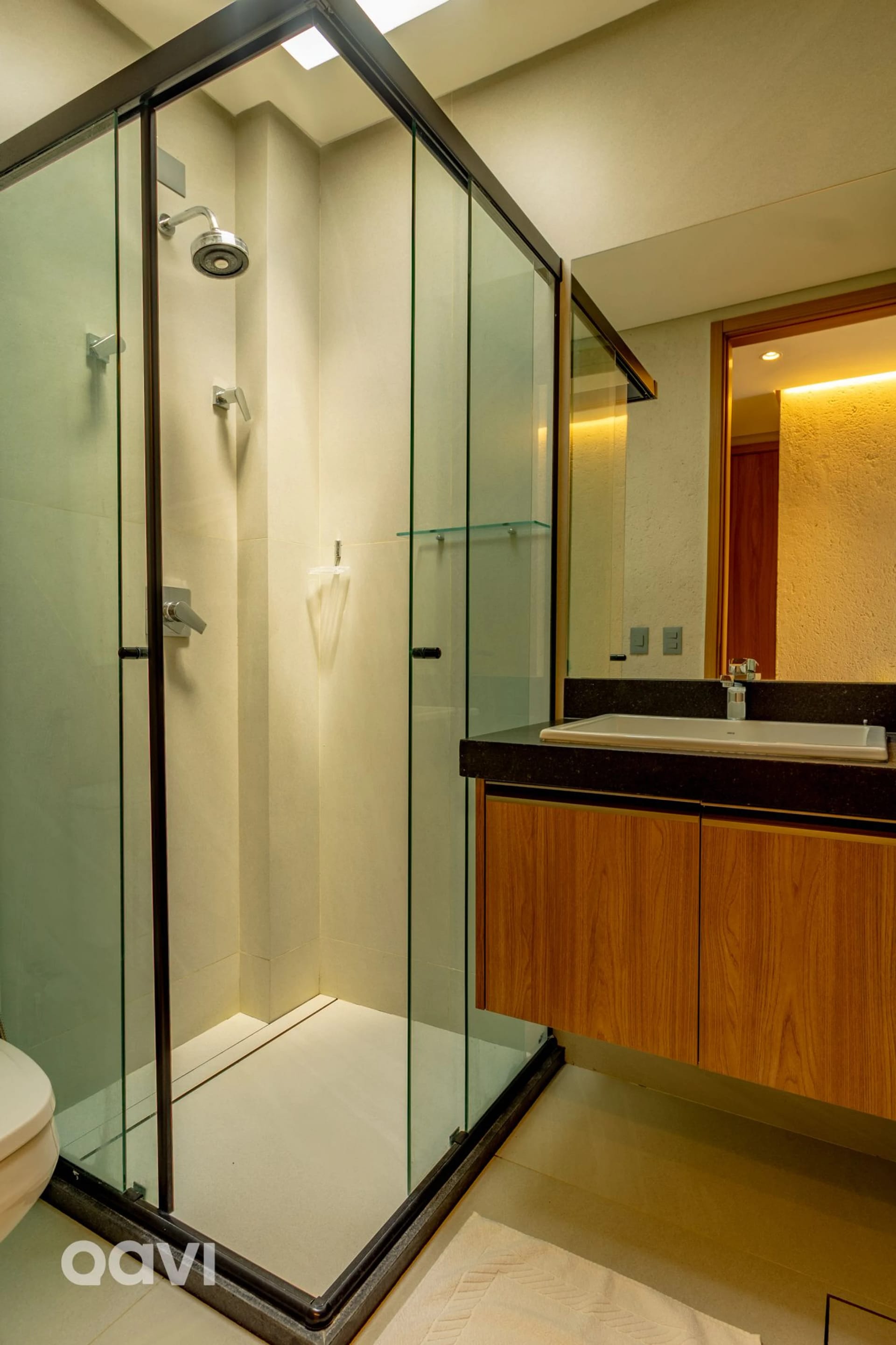 Bathroom — Casa com Piscina em Condomínio Beira Mar by Qavi